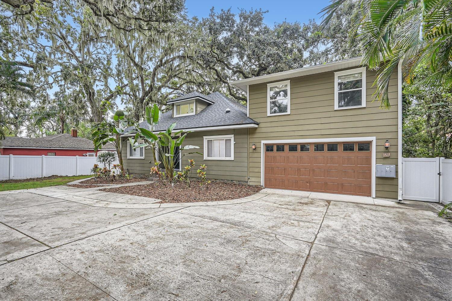 734 S MILLS AVENUE photo 3