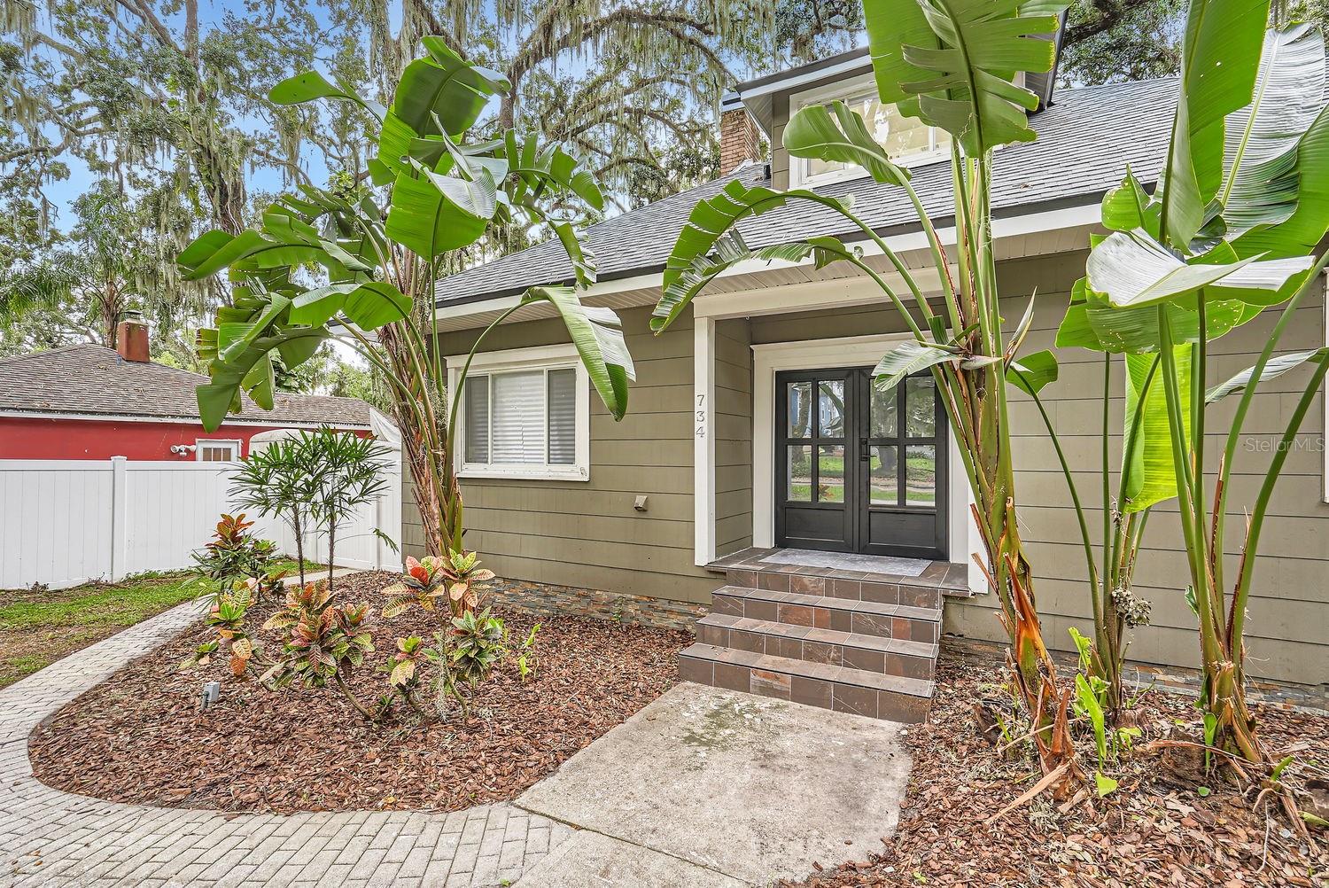 734 S MILLS AVENUE photo 4