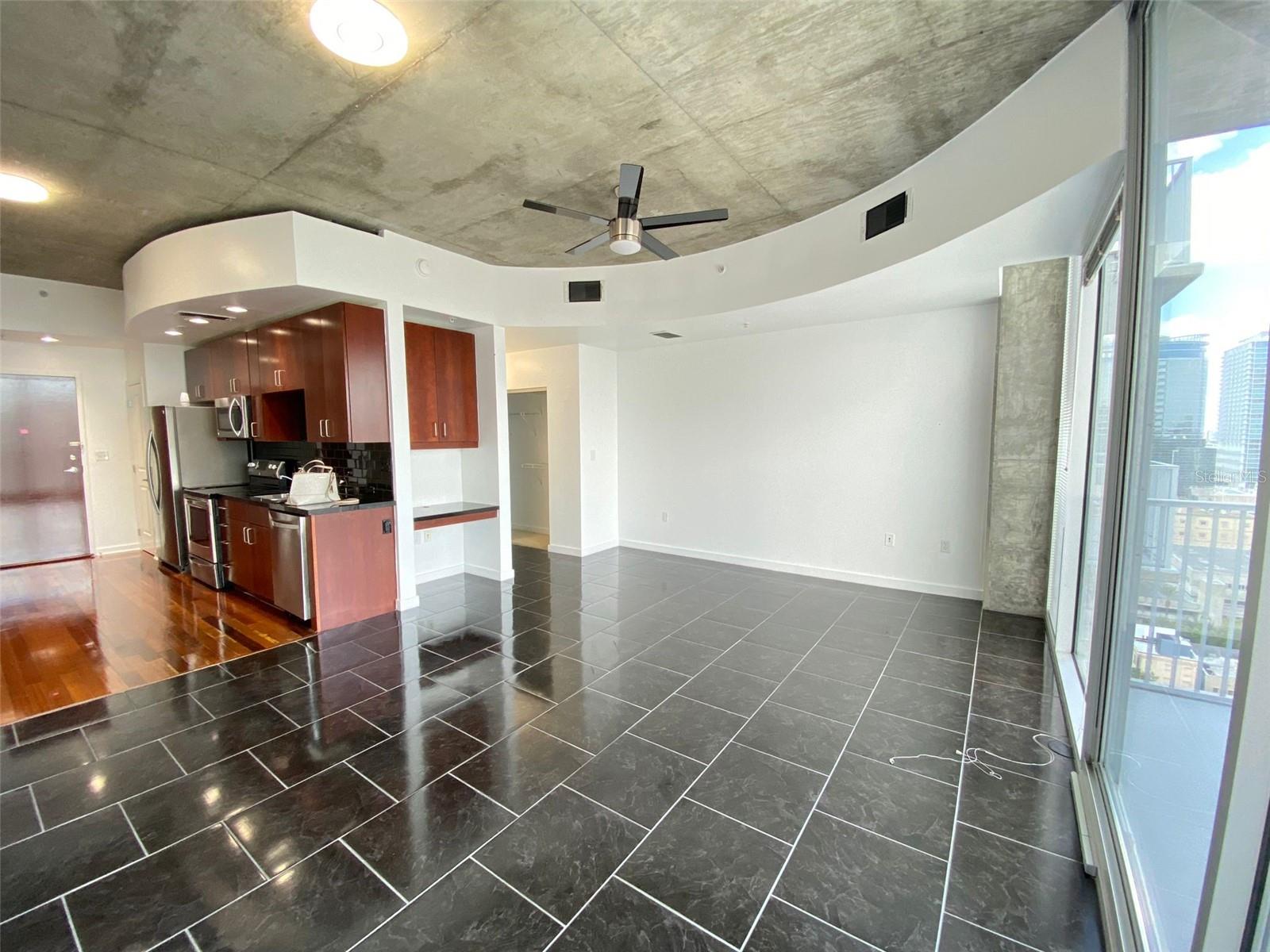 155 S COURT AVENUE #1603 photo 2