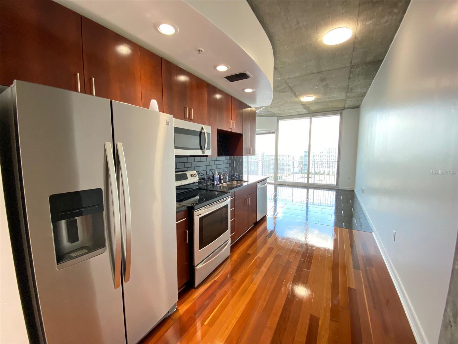 155 S COURT AVENUE #1603 photo 4