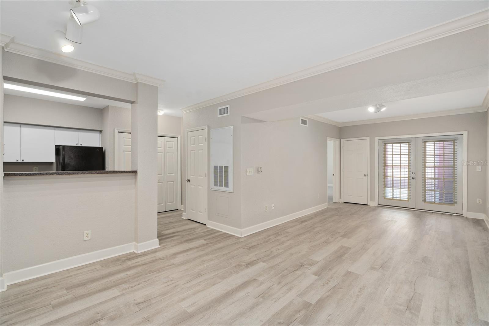 206 E SOUTH STREET #6007 photo 4
