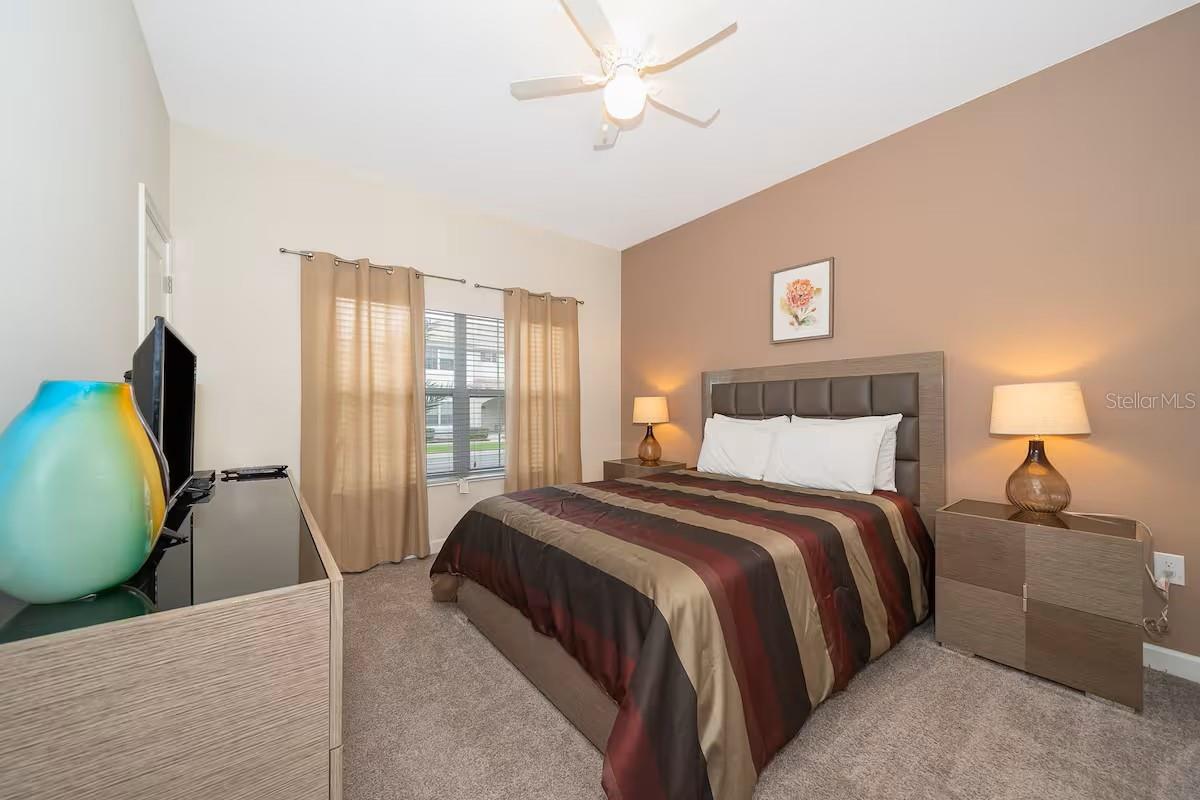 4905 Windermere Avenue — photo 4 of 27