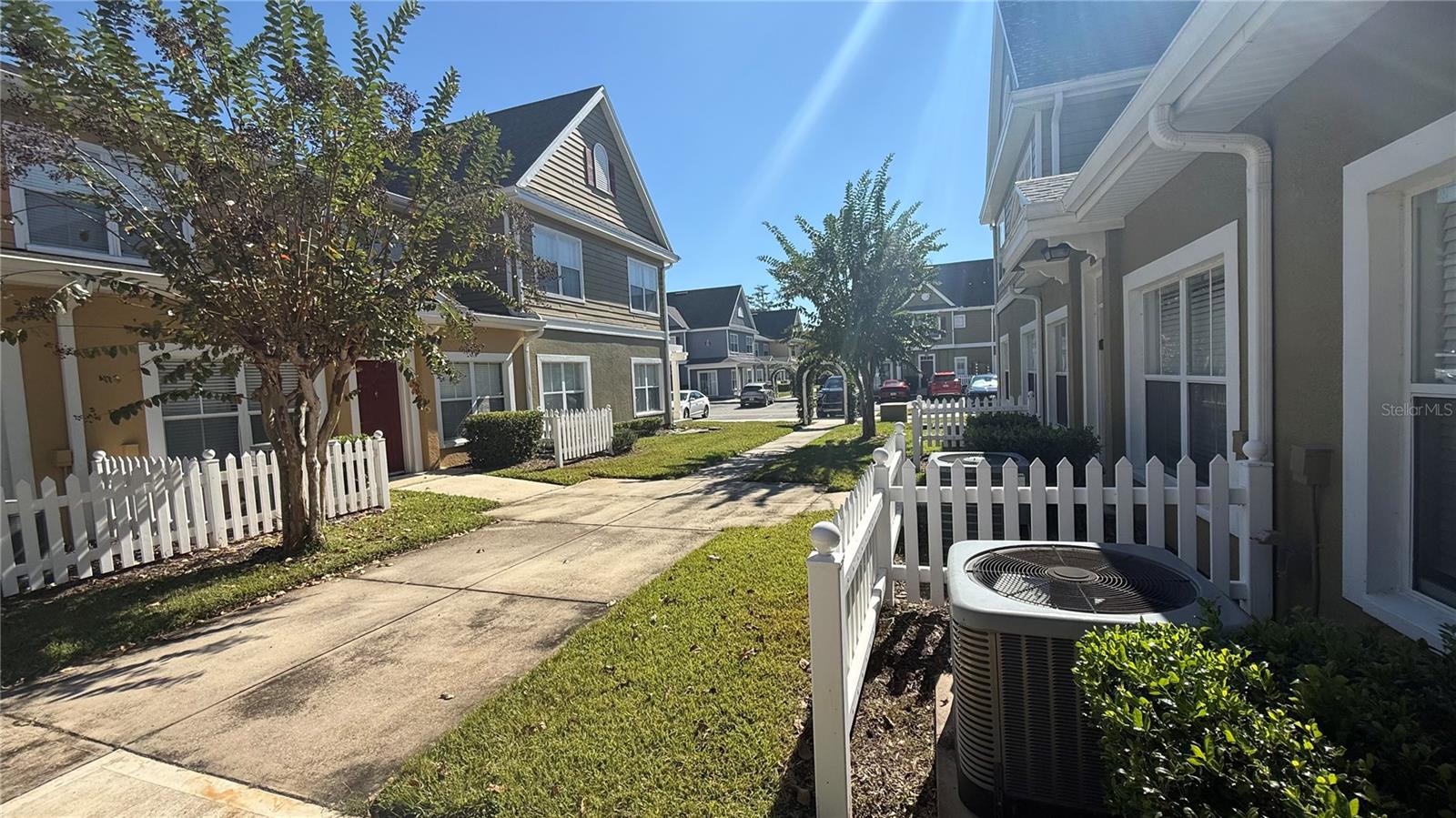4563 YELLOWGOLD ROAD E #106 photo 2