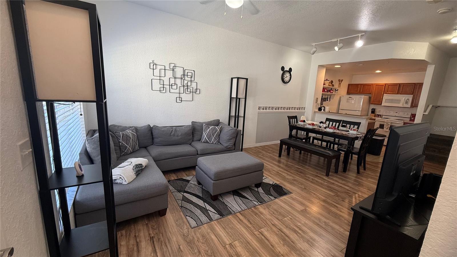 4563 YELLOWGOLD ROAD E #106 photo 3