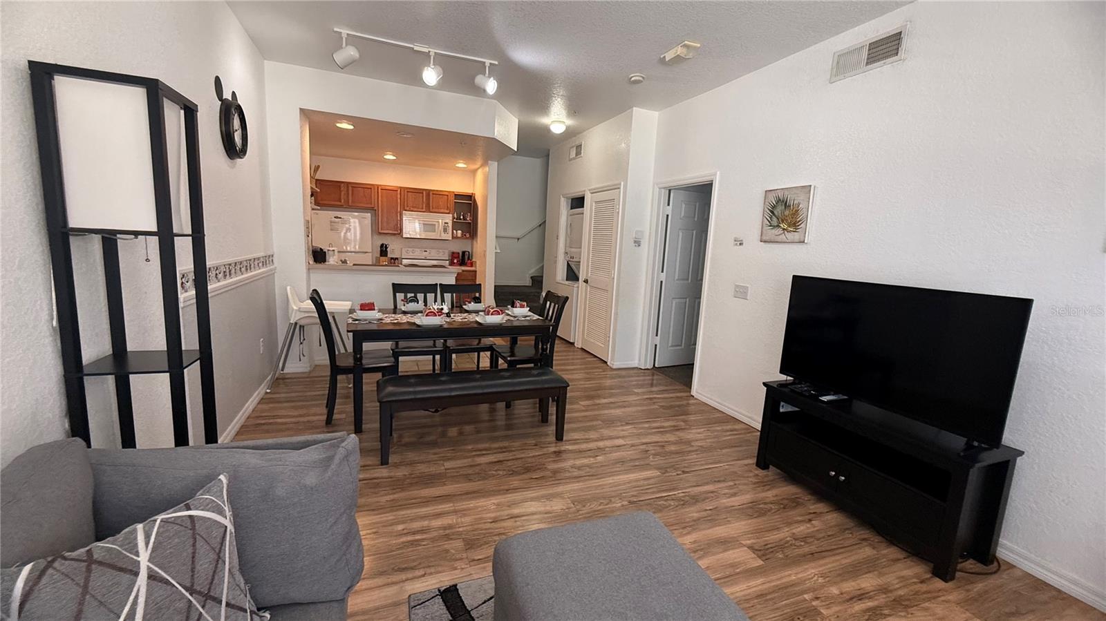 4563 YELLOWGOLD ROAD E #106 photo 5