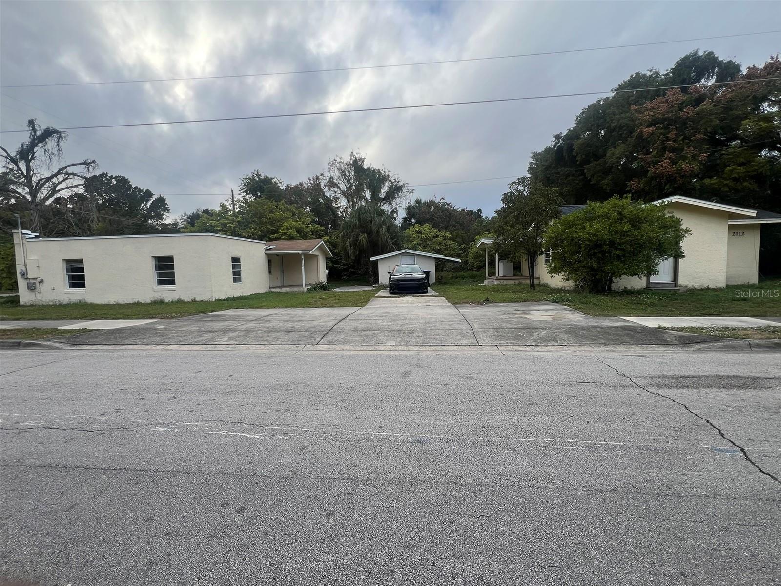 2112 LEE STREET photo 2