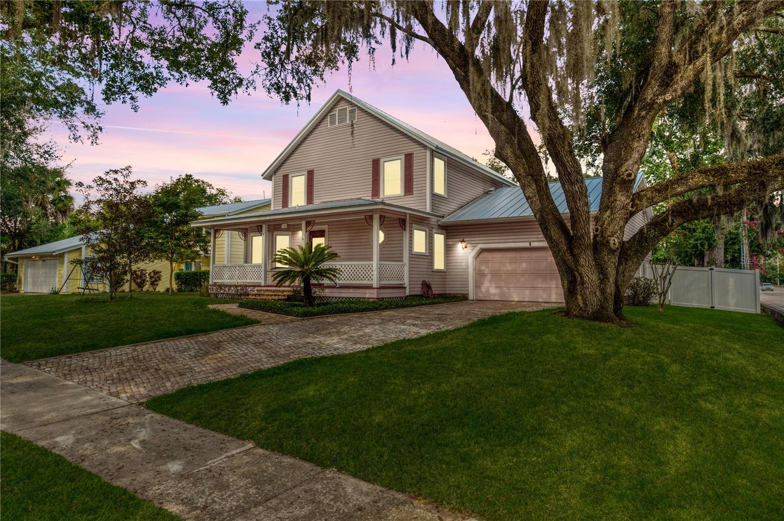 1125 MUNSTER STREET photo 2