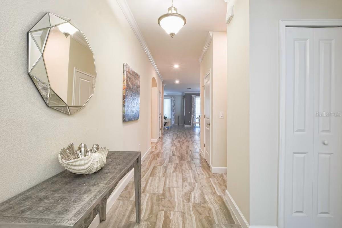 4718 Kings Castle Circle — photo 2 of 39
