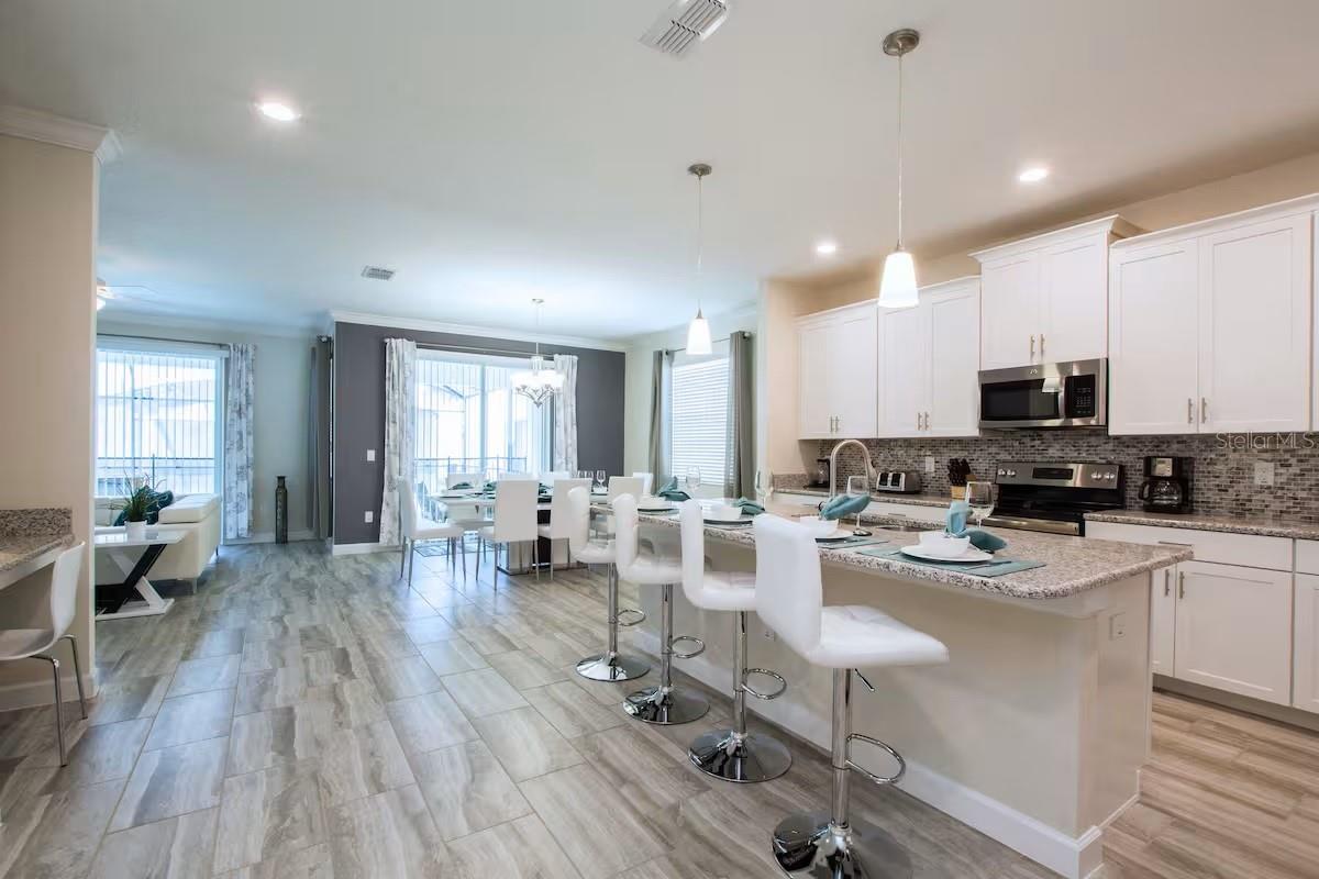 4718 Kings Castle Circle — photo 3 of 39