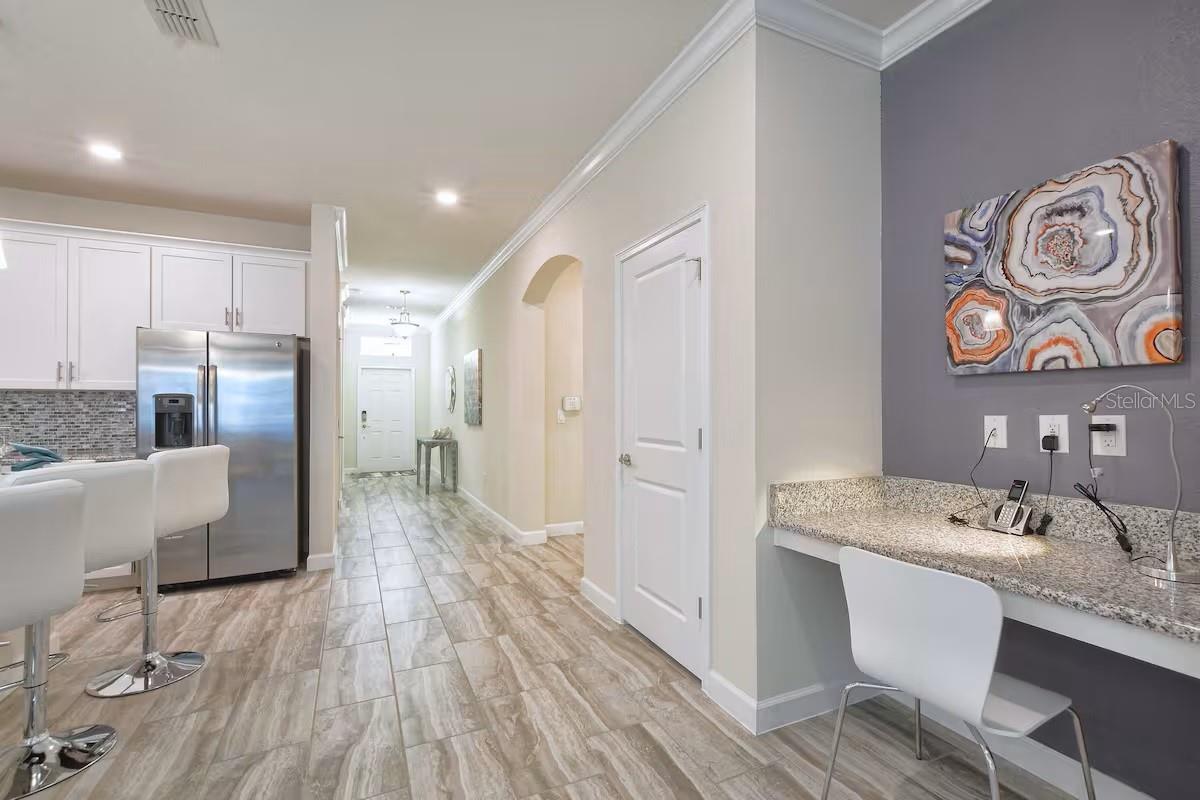 4718 Kings Castle Circle — photo 10 of 39