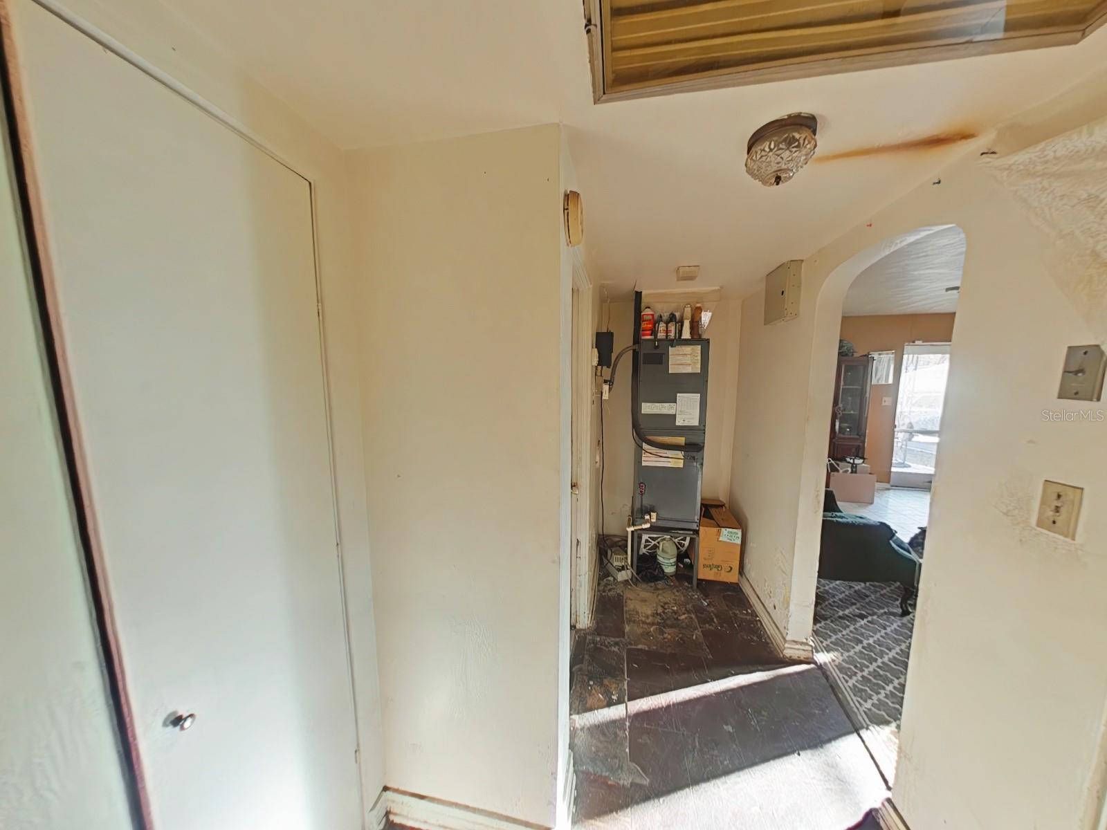 709 ALTON AVENUE photo 3