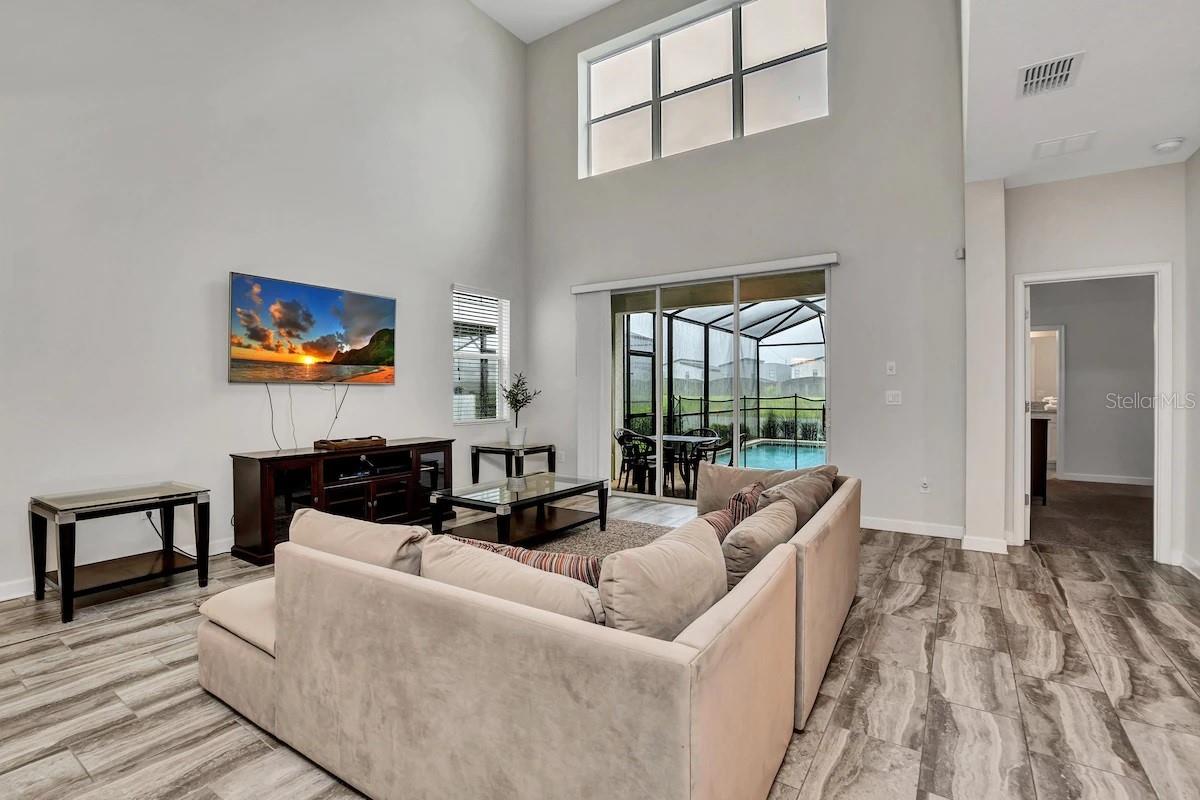 4769 Kings Castle Circle — photo 5 of 57