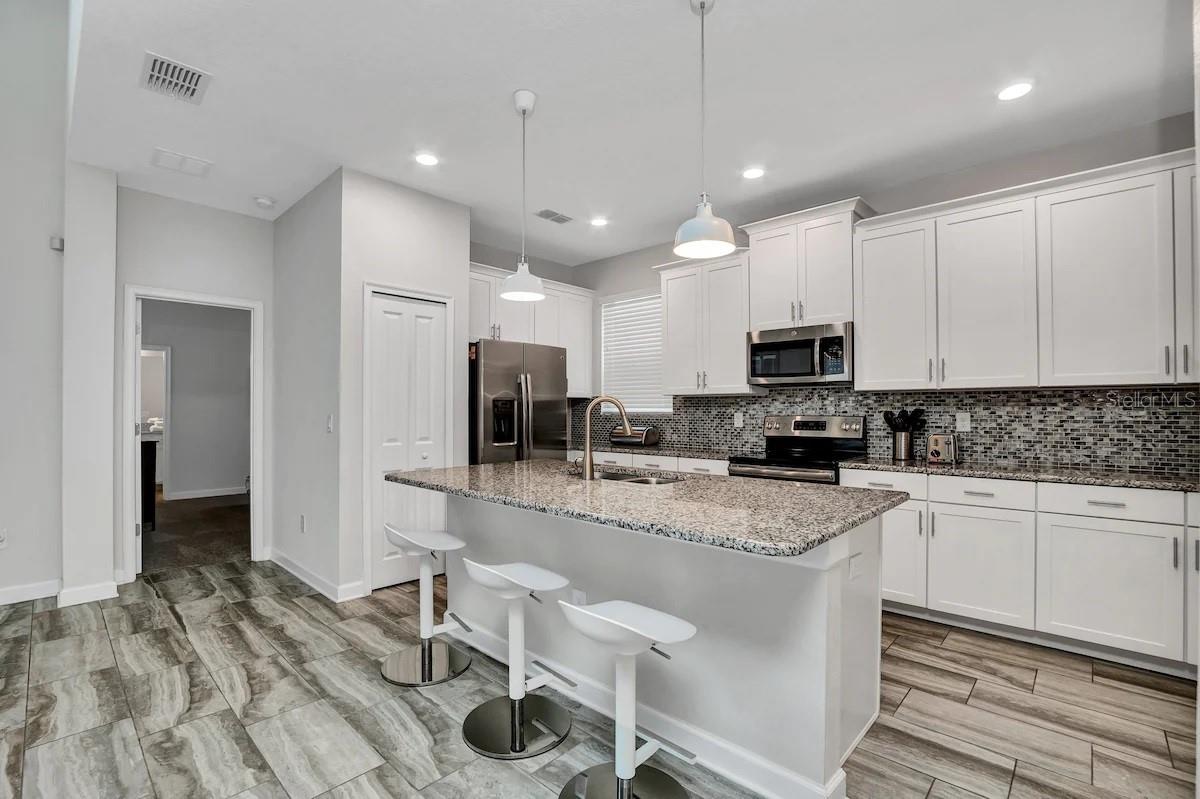 4769 Kings Castle Circle — photo 12 of 57