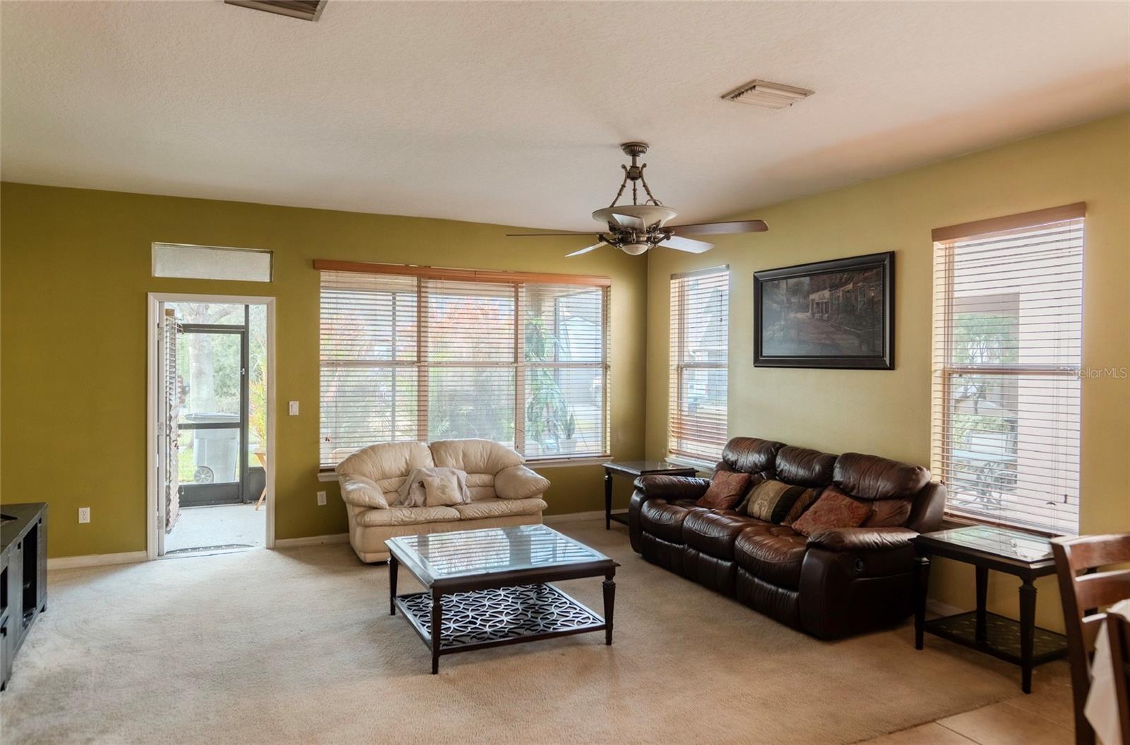 6673 DUNCASTER STREET photo 4