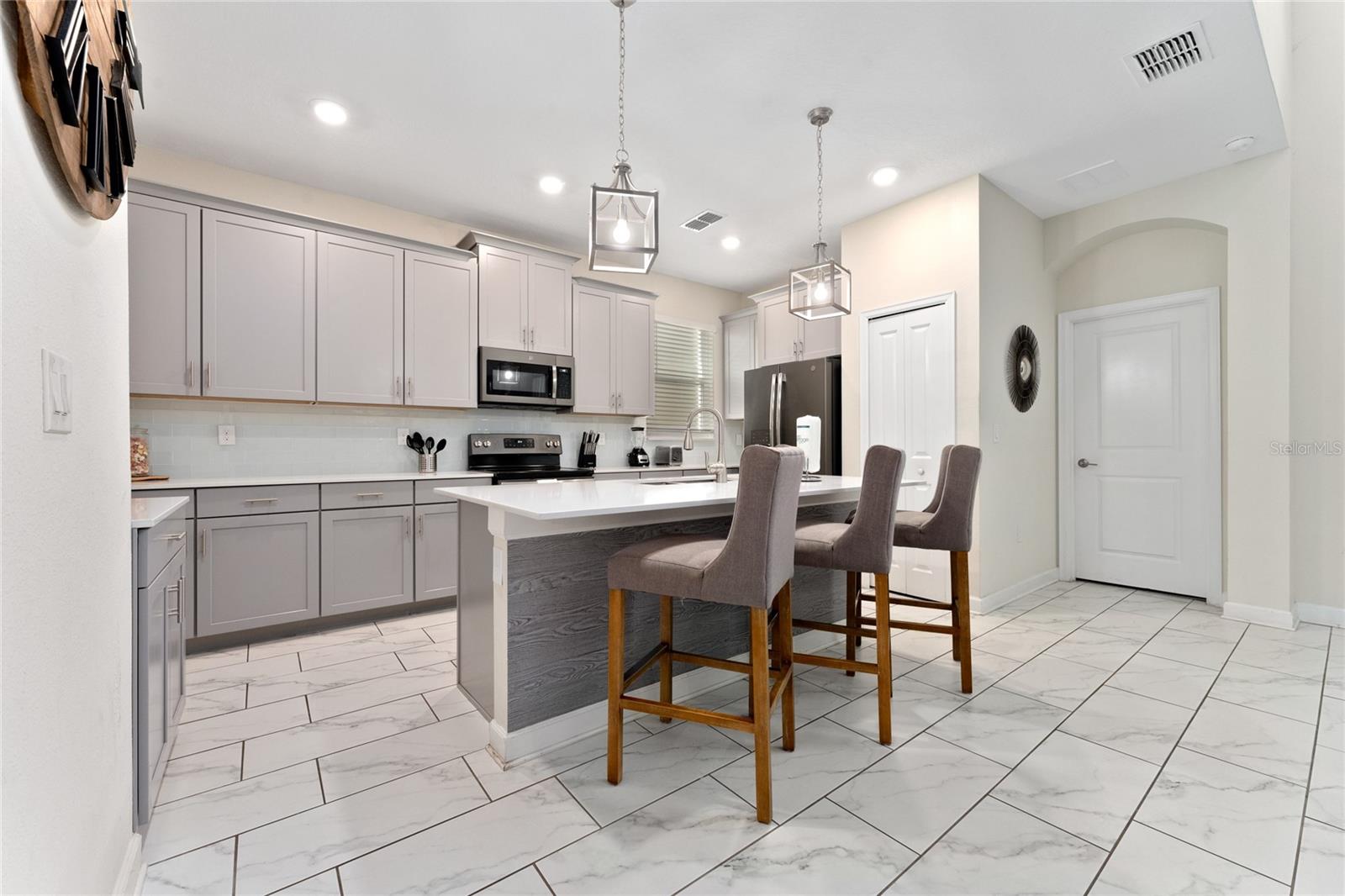 2734 Bookmark Drive — photo 9 of 33