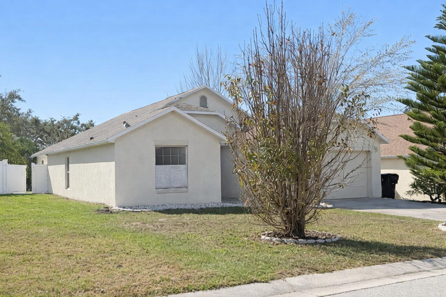 551 LAKE CHARLES DRIVE photo 2