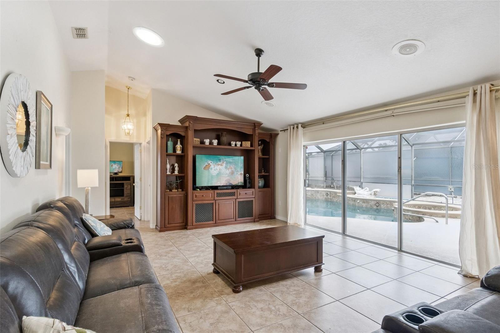 7978 MAGNOLIA BEND COURT photo 4