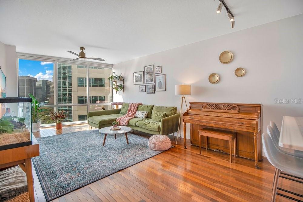 322 E CENTRAL BOULEVARD #1005 photo 2