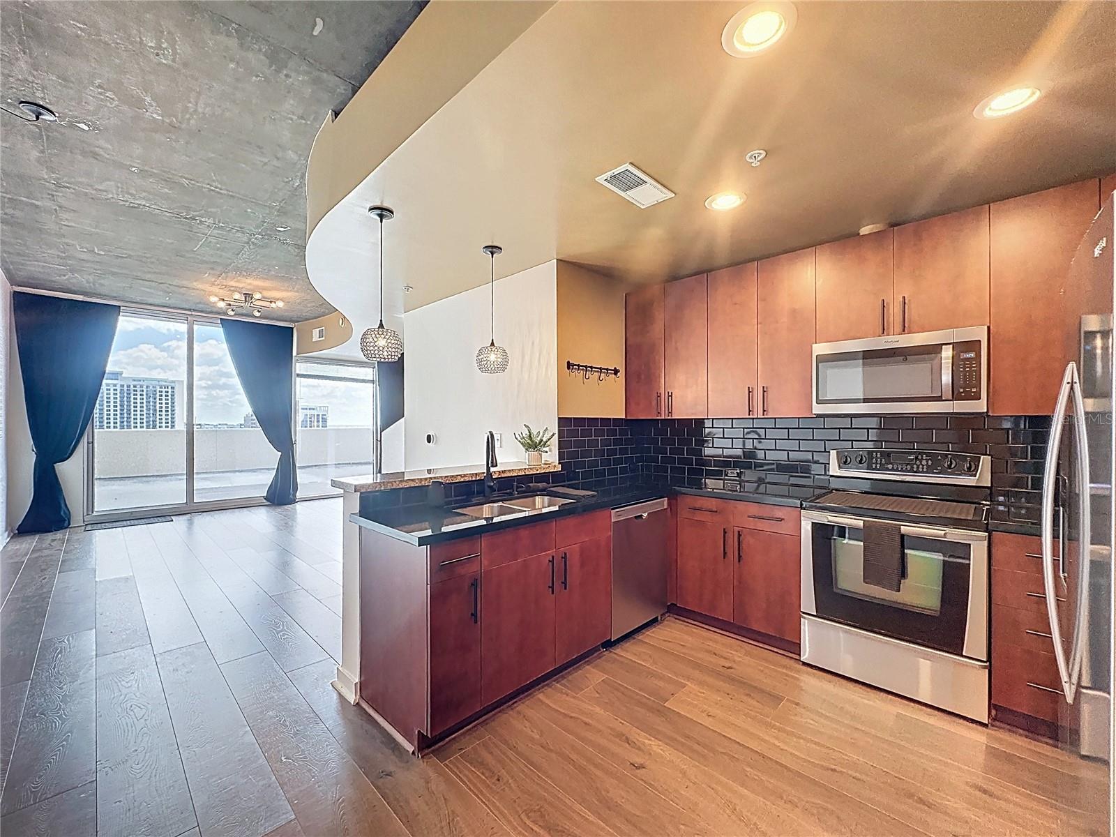 155 S COURT AVENUE #1013 photo 4