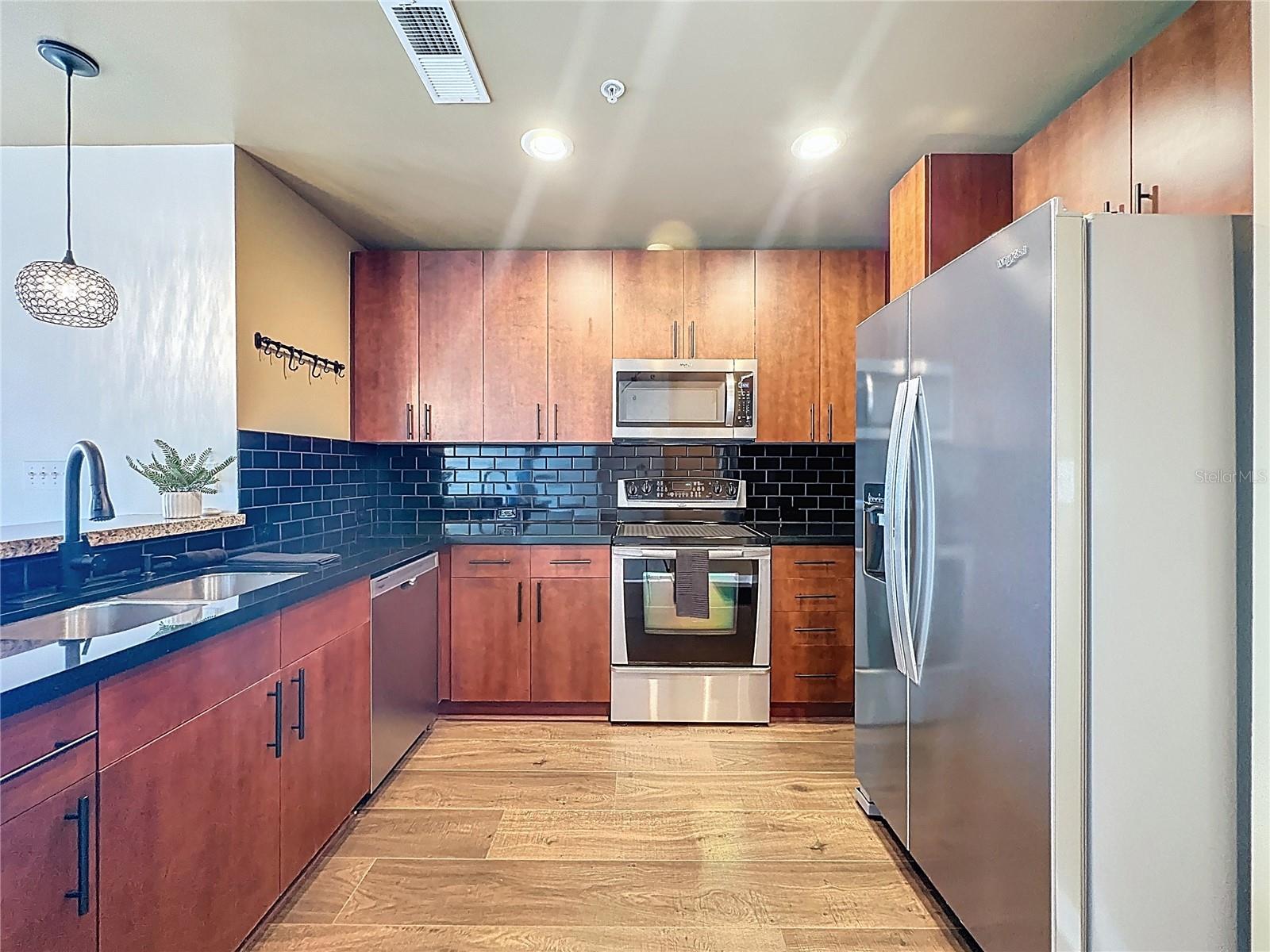 155 S COURT AVENUE #1013 photo 5