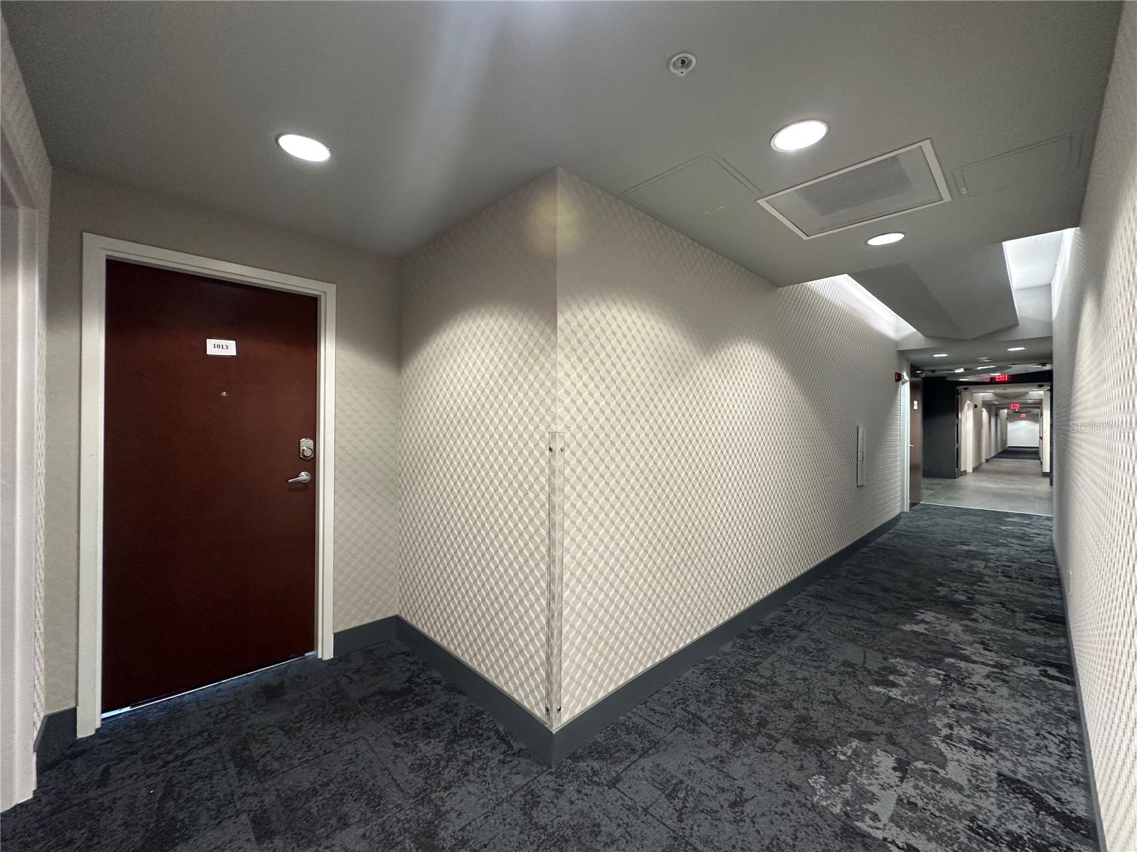 155 S COURT AVENUE #1013 photo 3