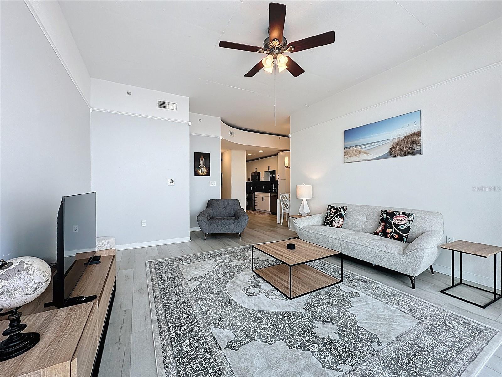 155 S COURT AVENUE #1911 photo 5