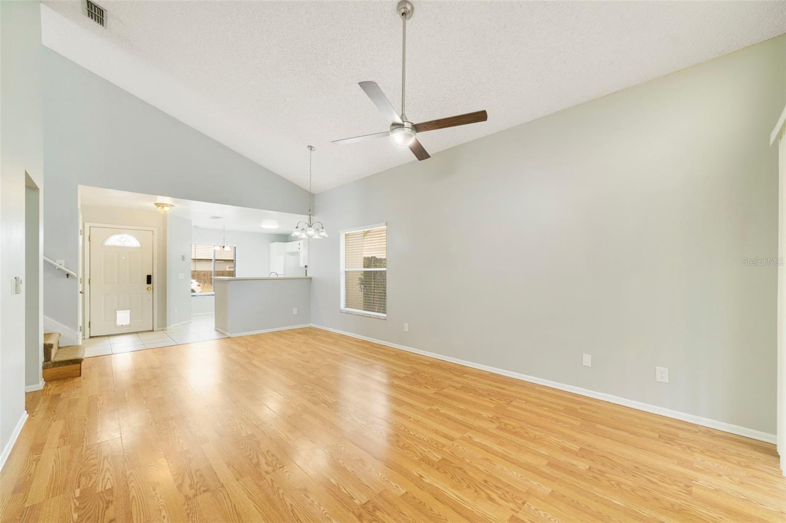 1002 GWYN CIRCLE photo 2