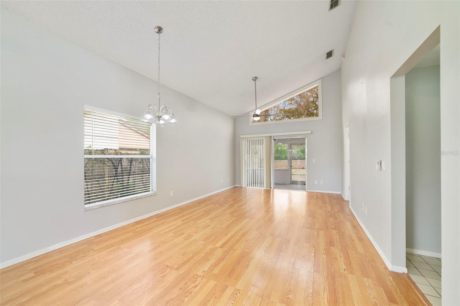 1002 GWYN CIRCLE photo 5