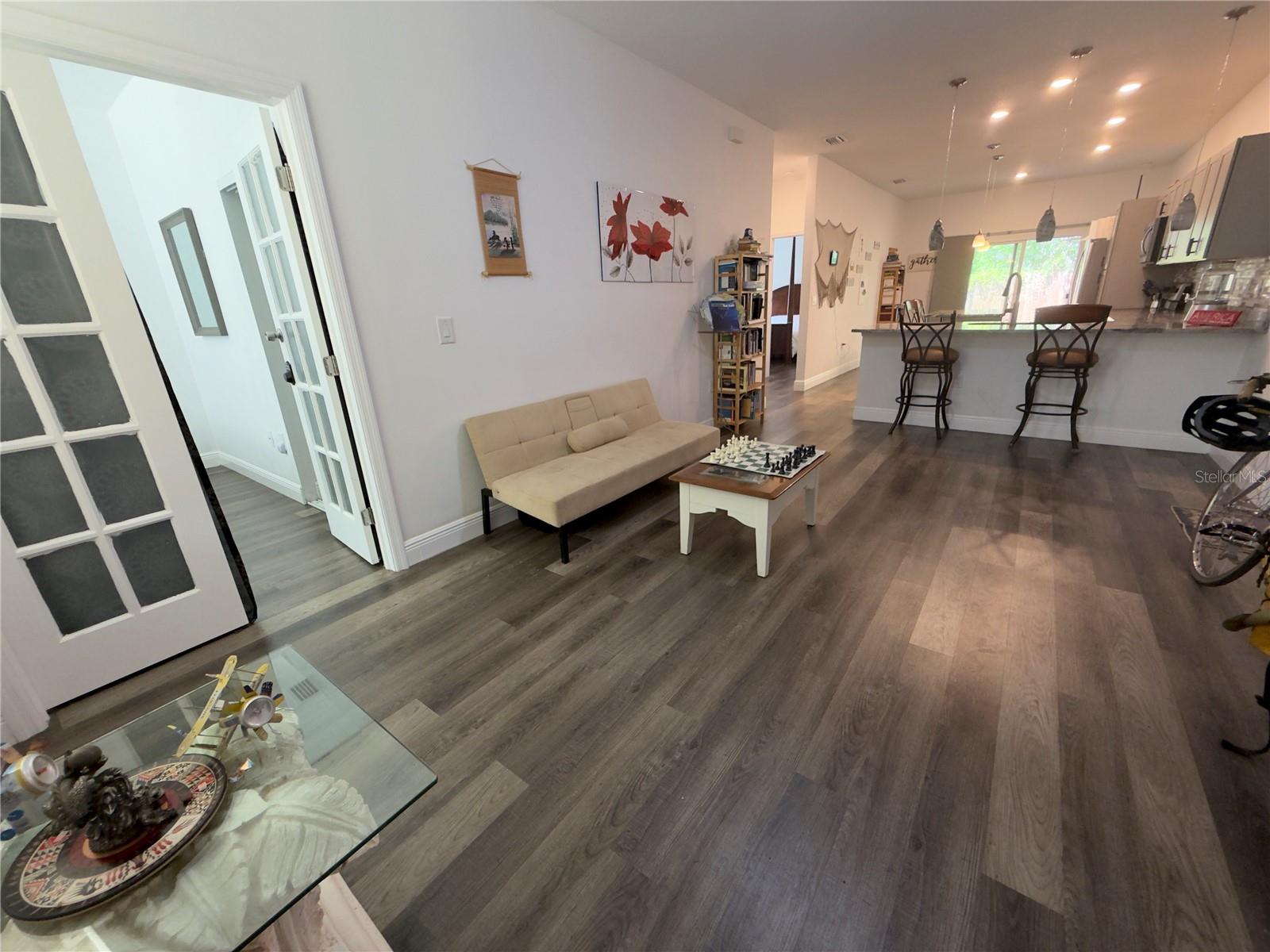 3204 E MOHAWK AVENUE photo 4