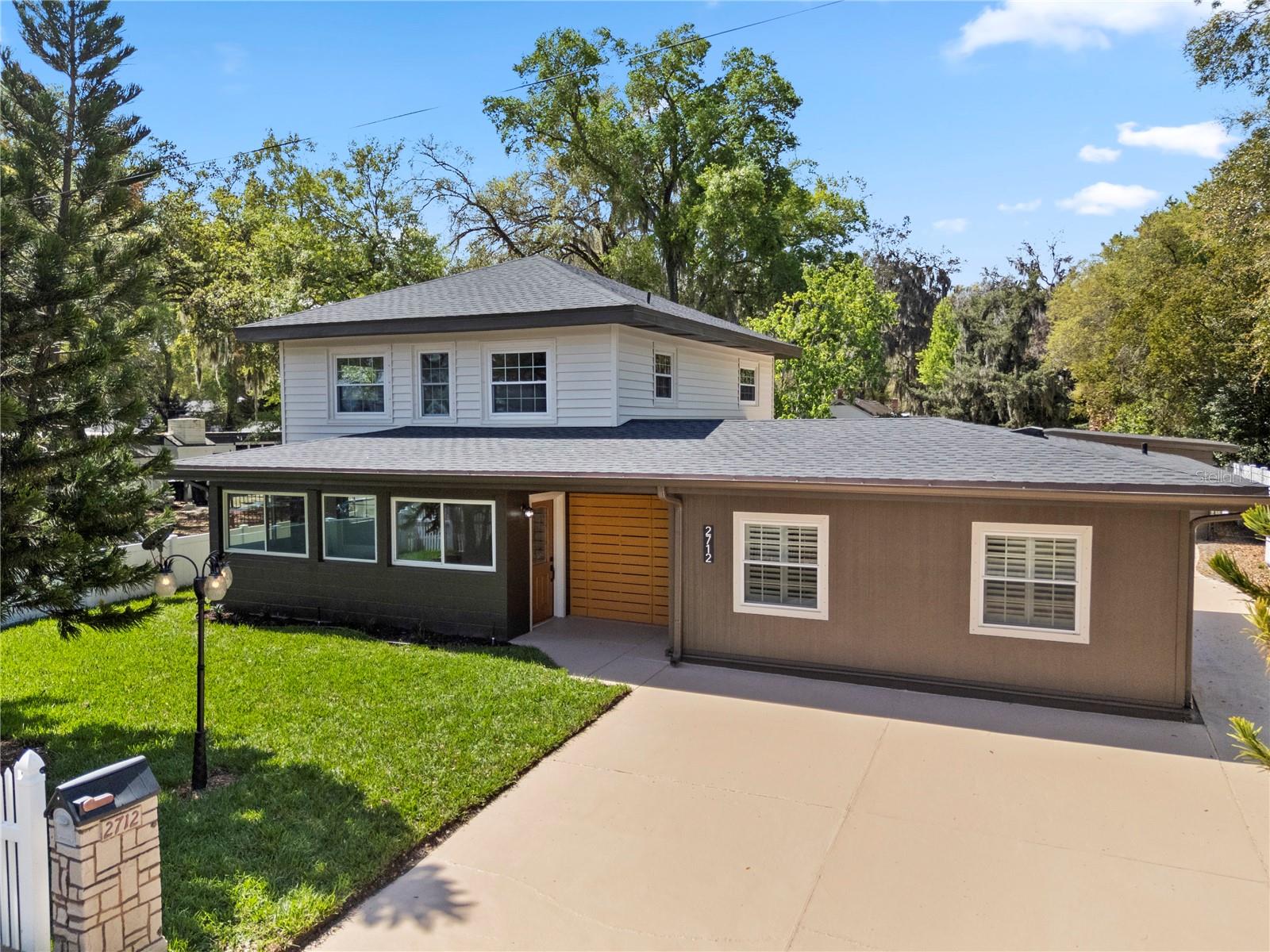 2712 S CRYSTAL LAKE DRIVE