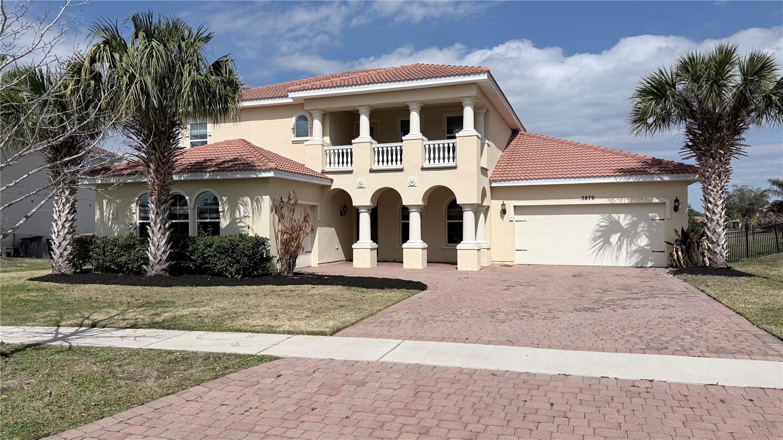 3879 SHORESIDE DRIVE