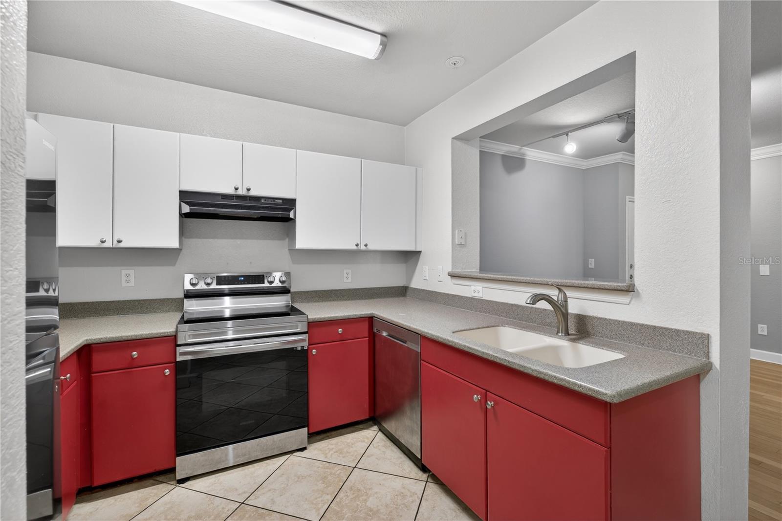 300 E SOUTH STREET #2014 photo 3