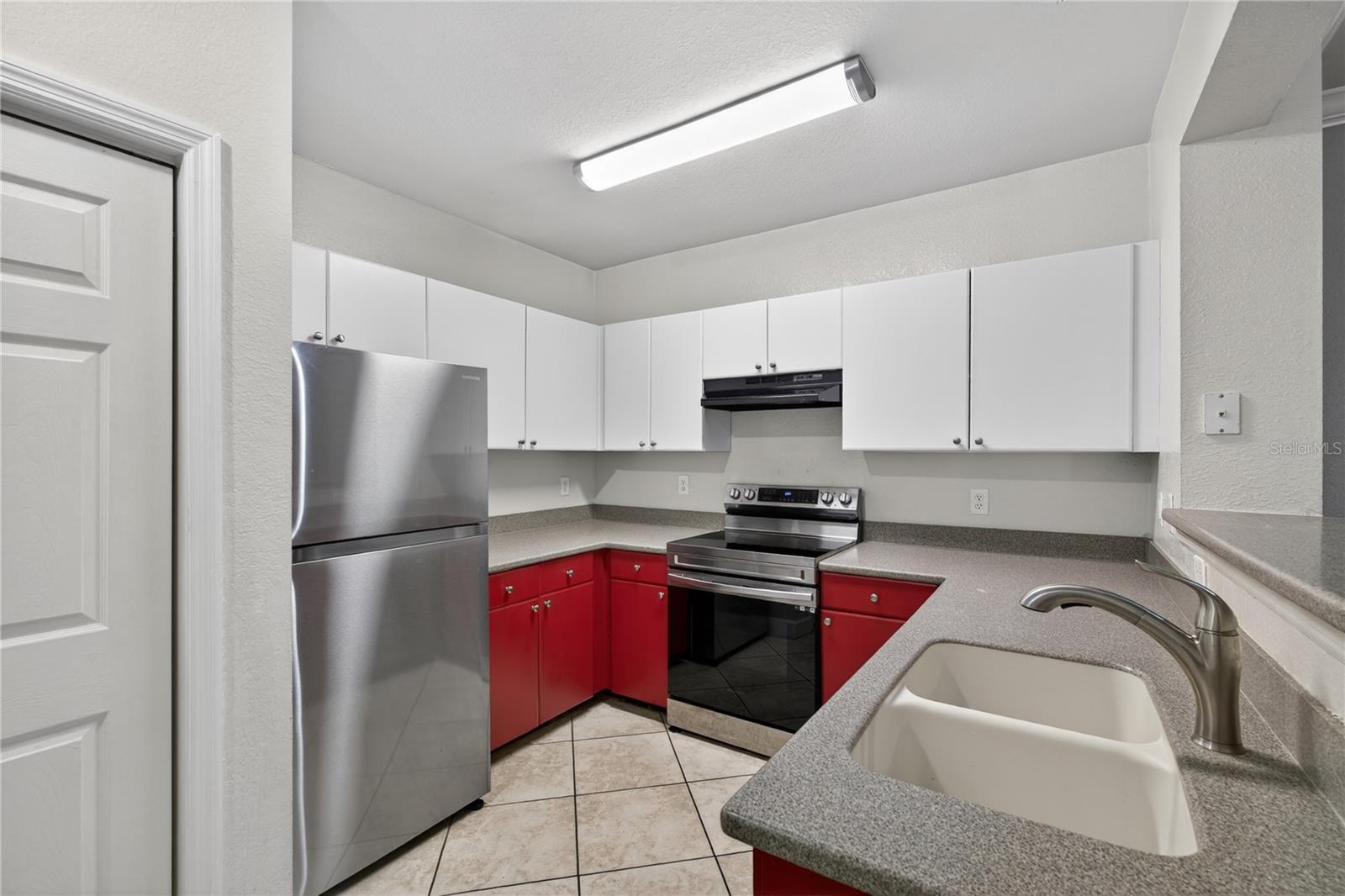 300 E SOUTH STREET #2014 photo 4
