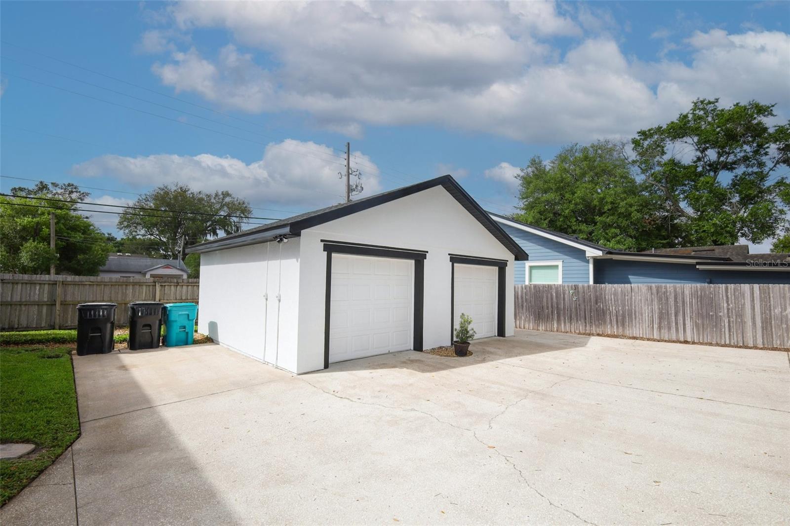 2202 ELIZABETH AVENUE #B photo 2