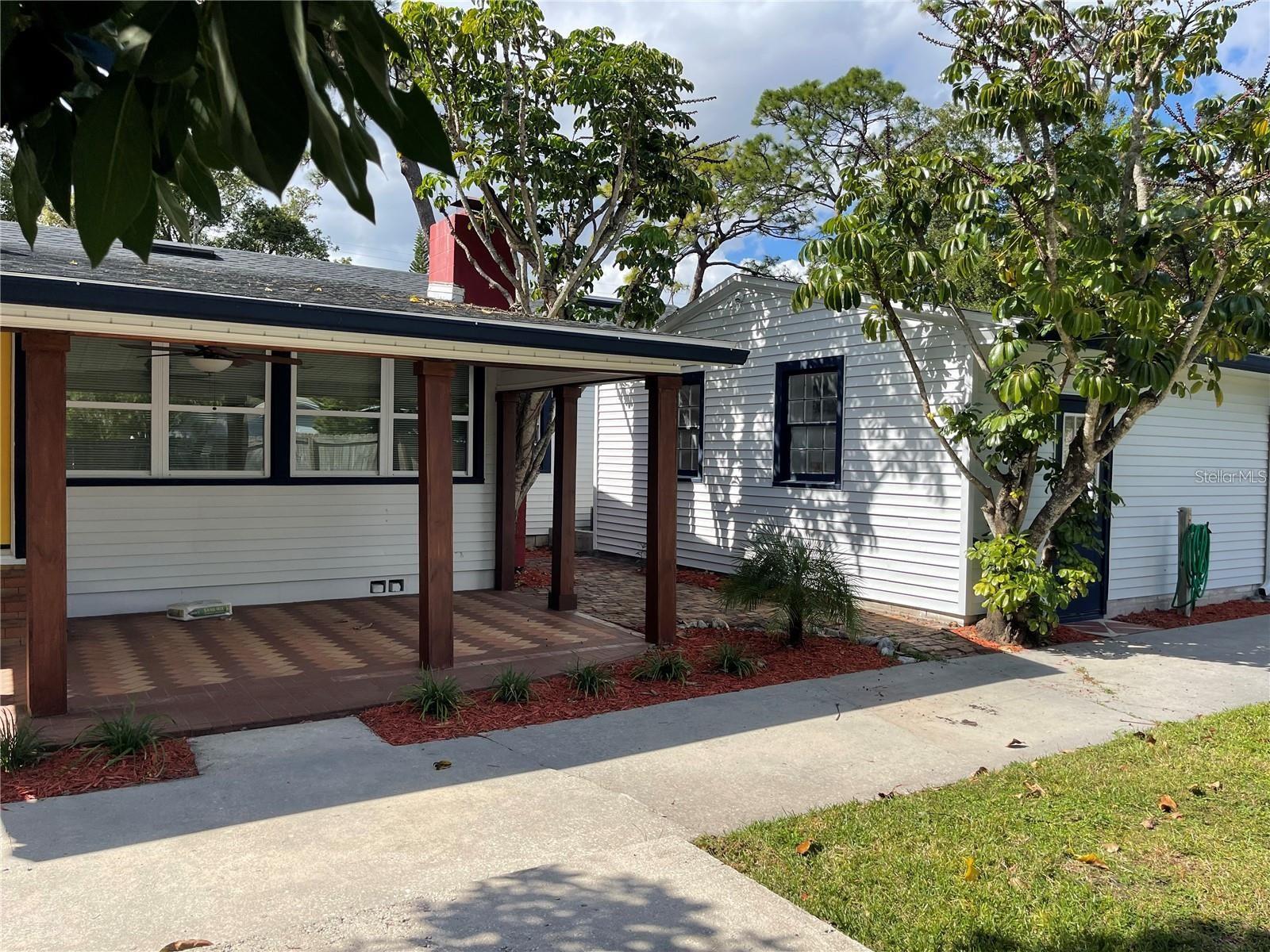 845 FLORAL DRIVE photo 4