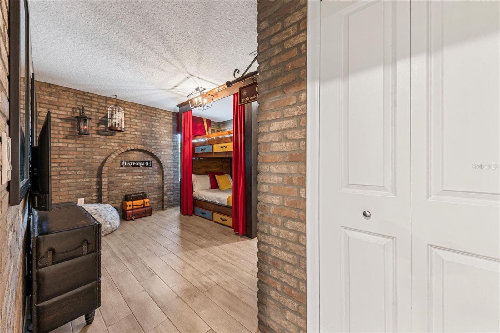 2842 Storey Cove Avenue — photo 7 of 60
