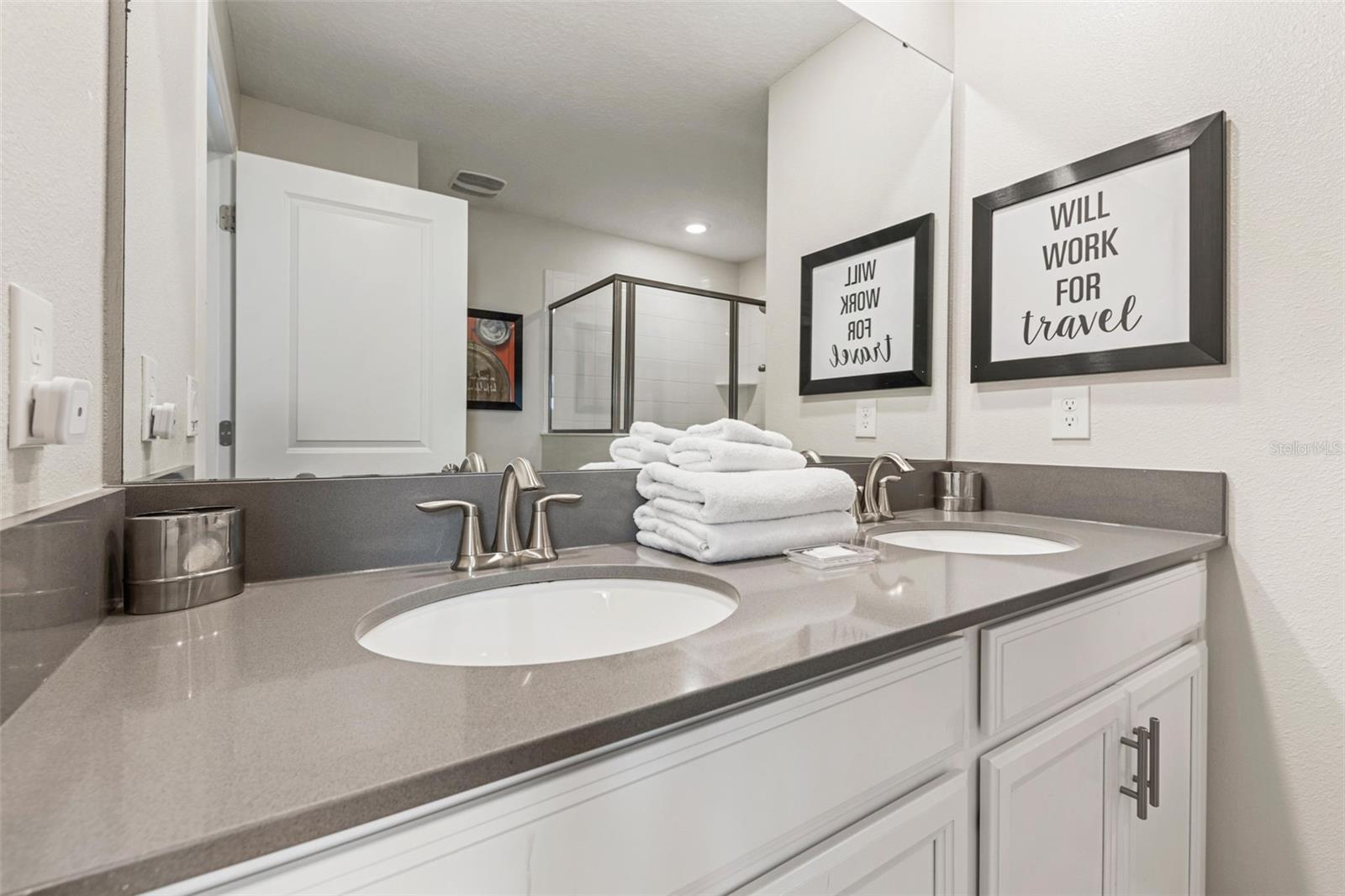2842 Storey Cove Avenue — photo 13 of 60