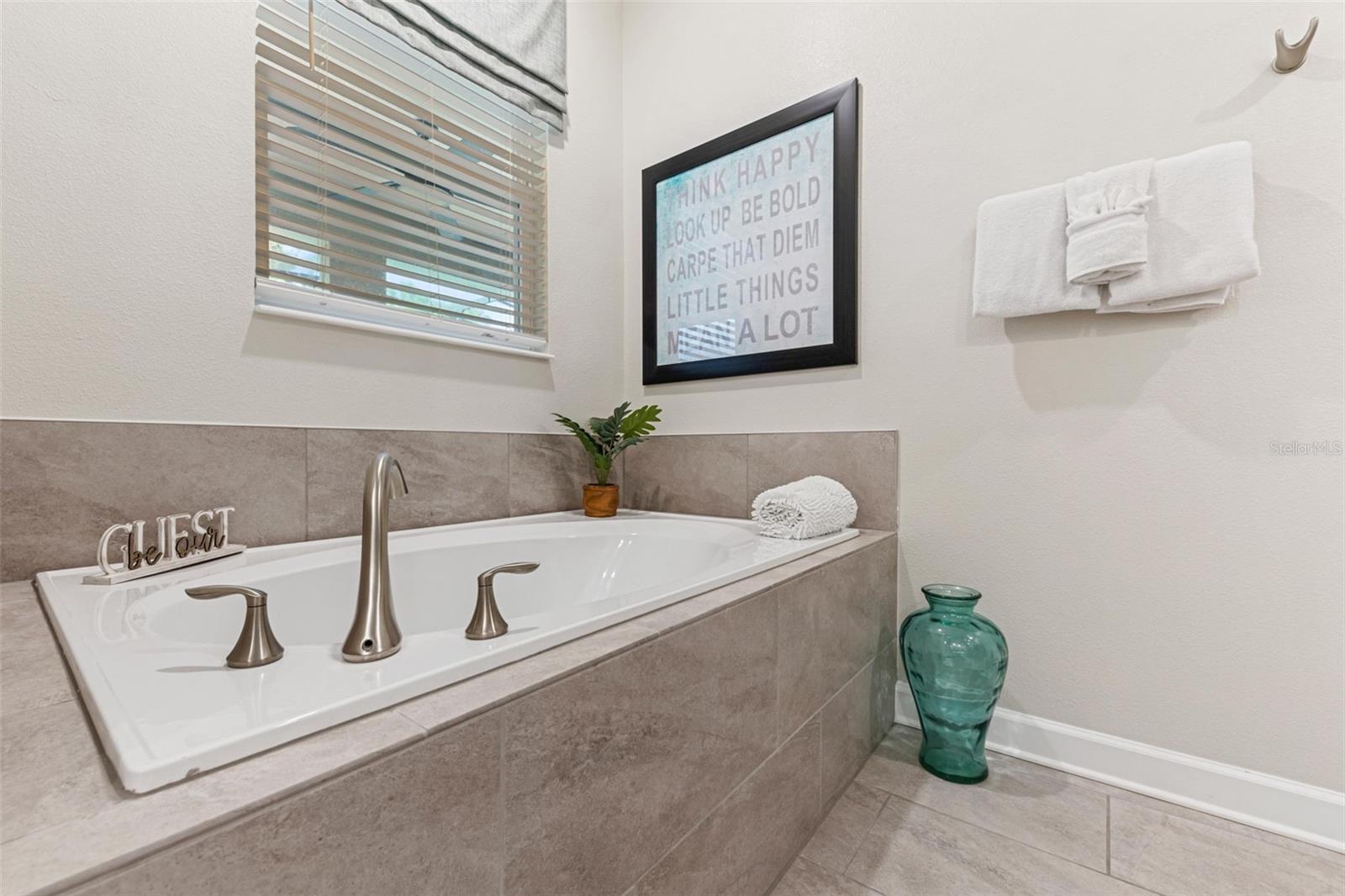 2842 Storey Cove Avenue — photo 27 of 60