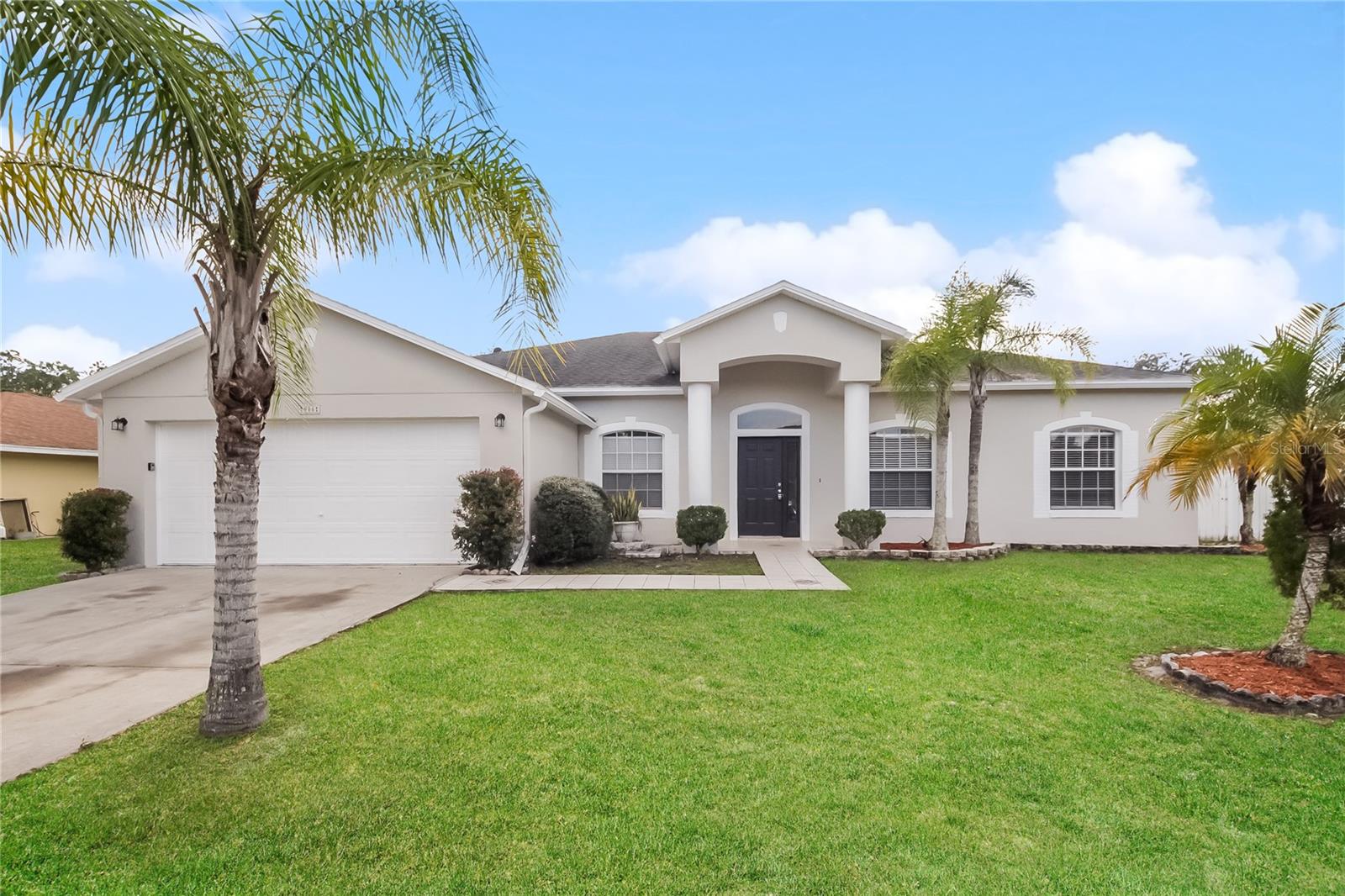 906 MENDOZA LANE