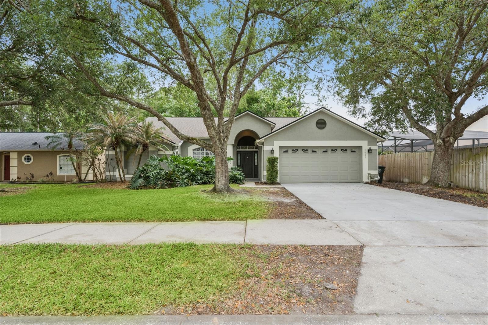 1023 W RIVIERA BOULEVARD photo 2