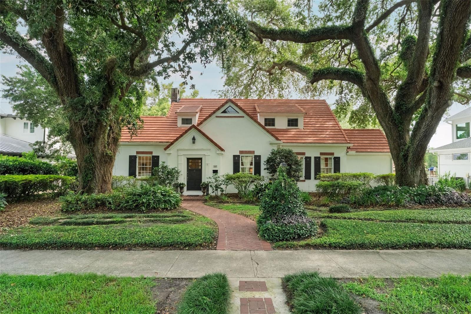 1415 LANCASTER DRIVE