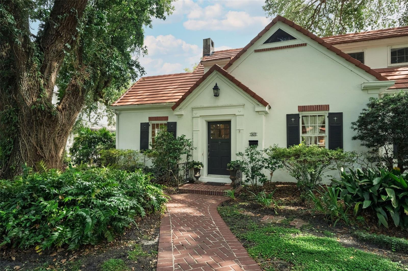 1415 LANCASTER DRIVE photo 2