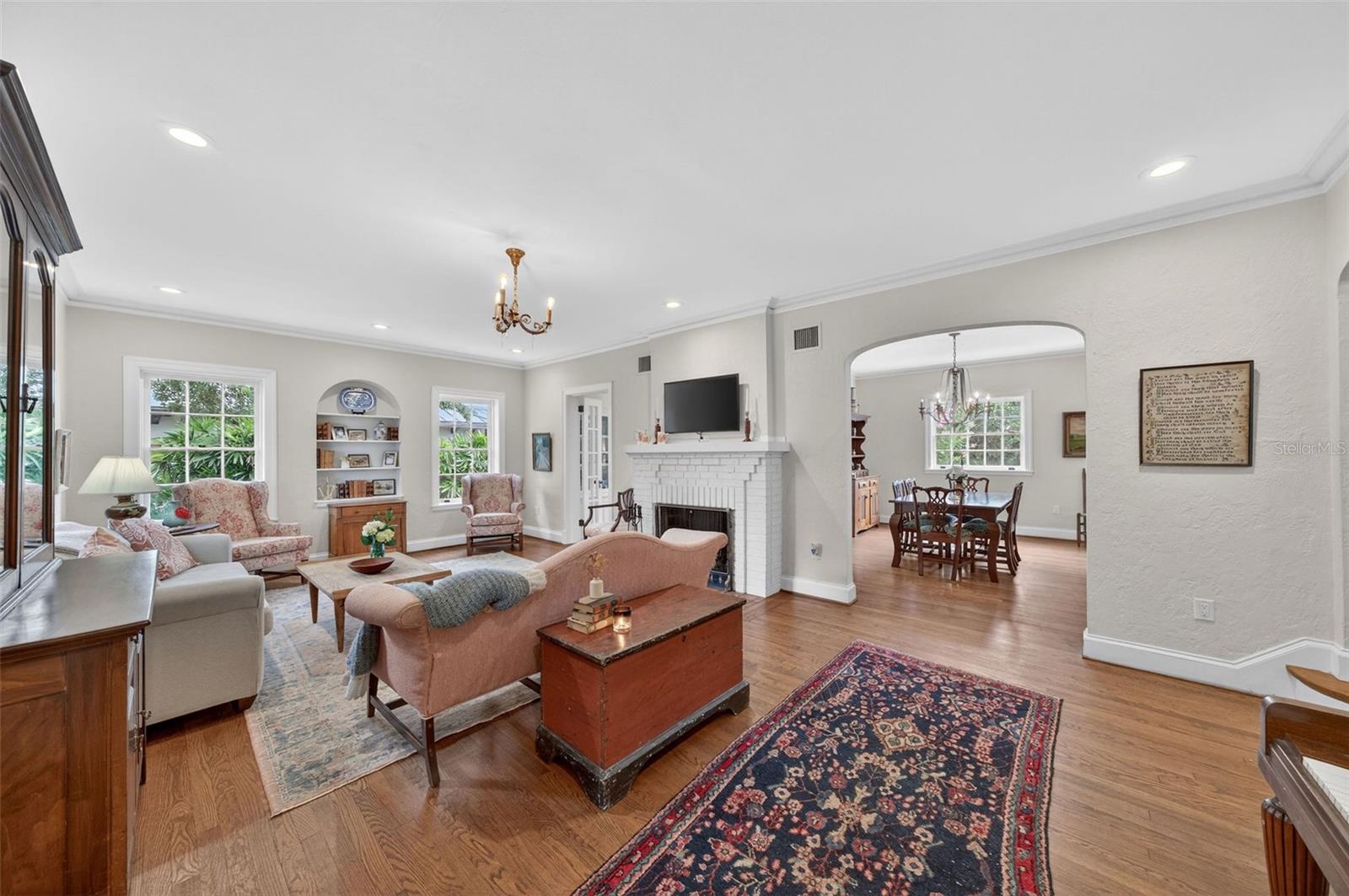 1415 LANCASTER DRIVE photo 5