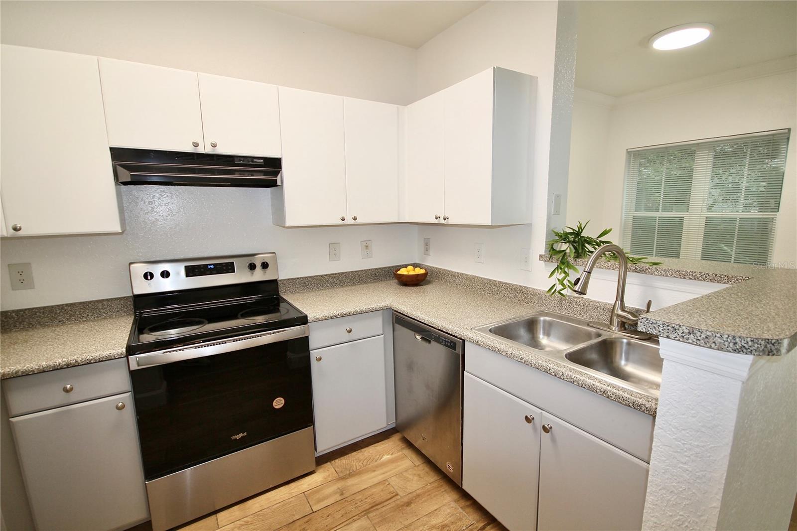 300 E SOUTH STREET #1015 photo 5