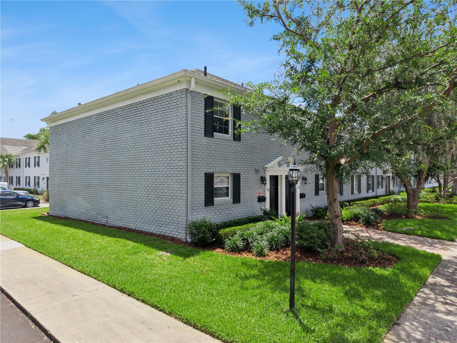 193 LEWFIELD CIRCLE photo 2