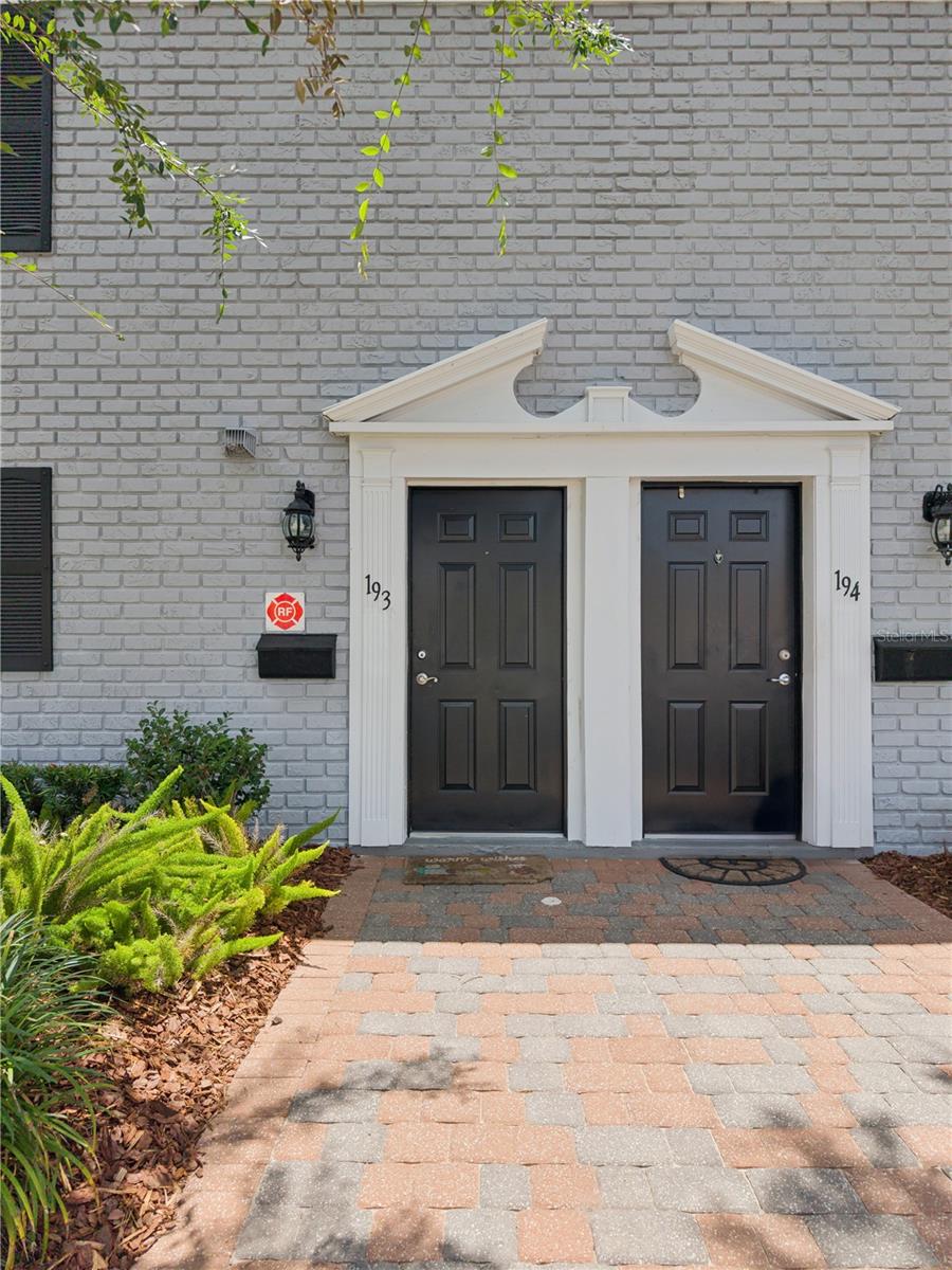 193 LEWFIELD CIRCLE photo 3