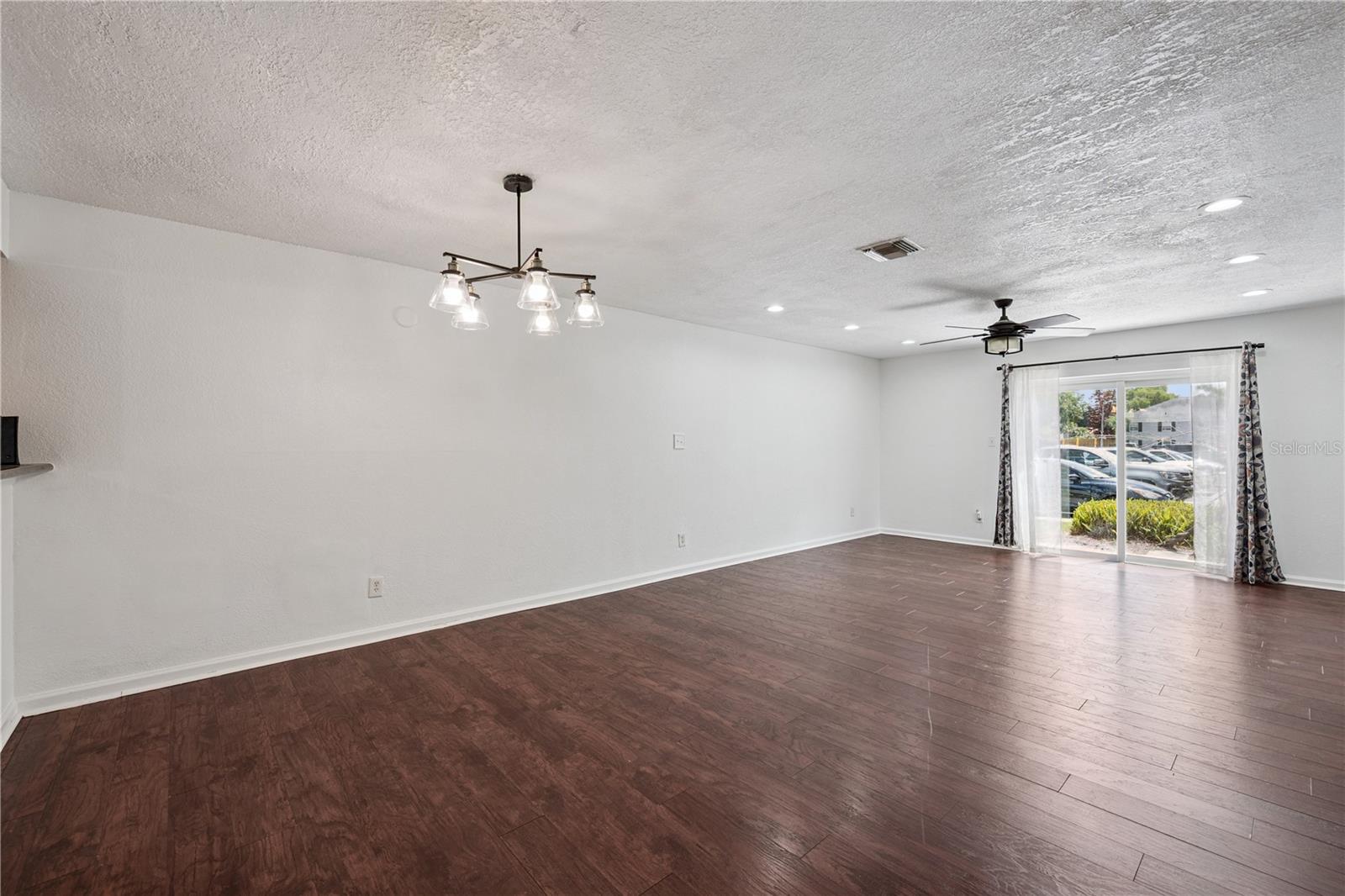 193 LEWFIELD CIRCLE photo 4