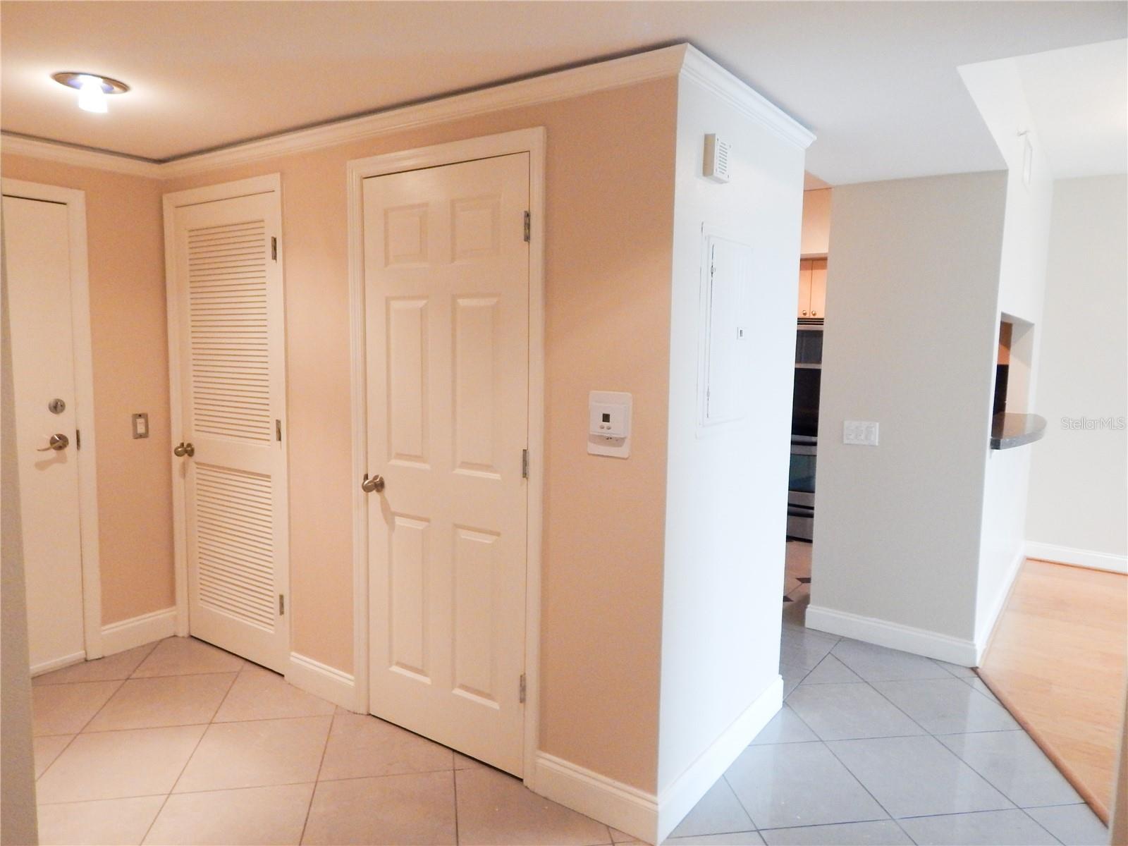322 E CENTRAL BOULEVARD #1104 photo 3