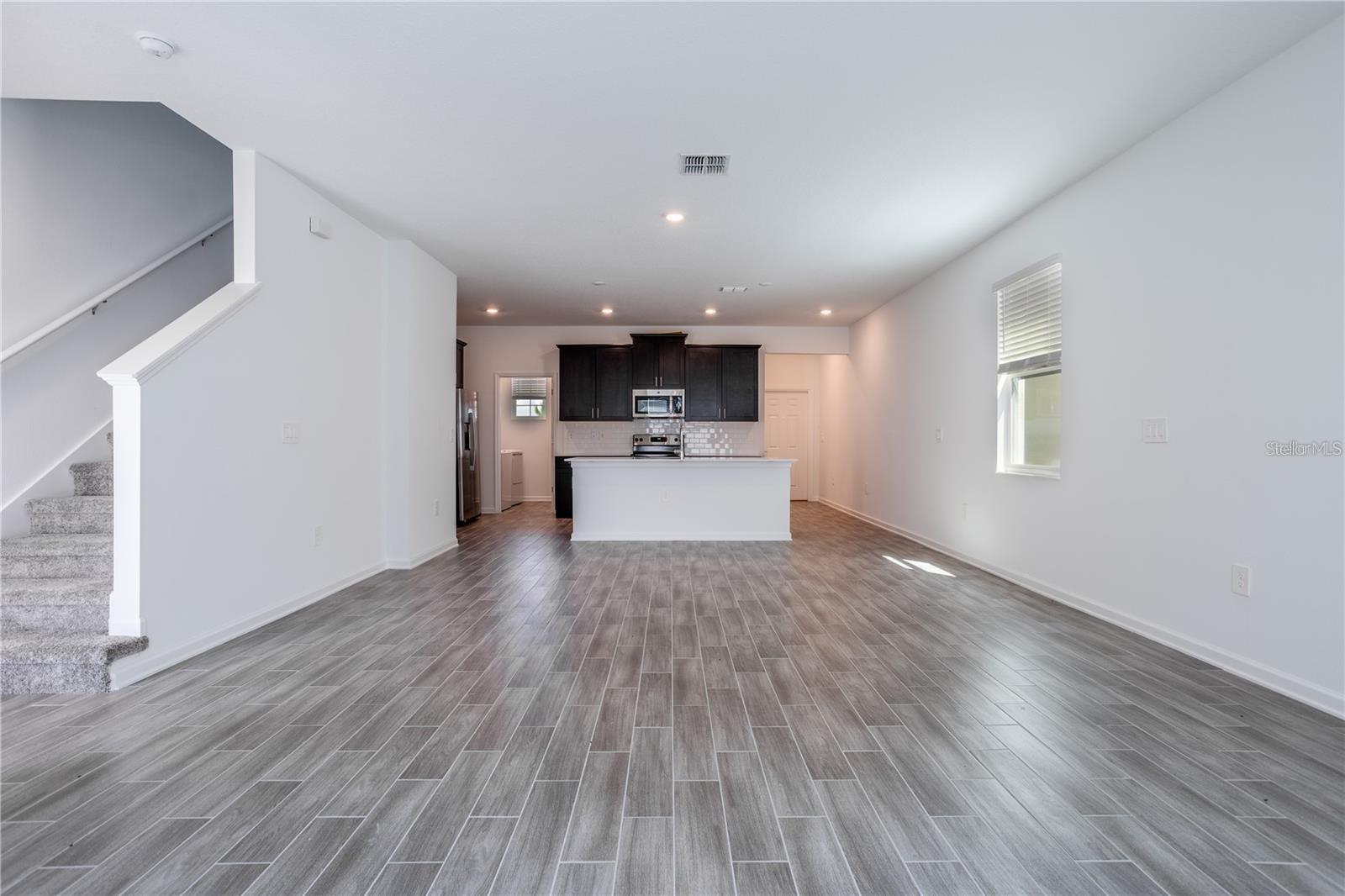1660 CROSS PRAIRIE PARKWAY photo 3