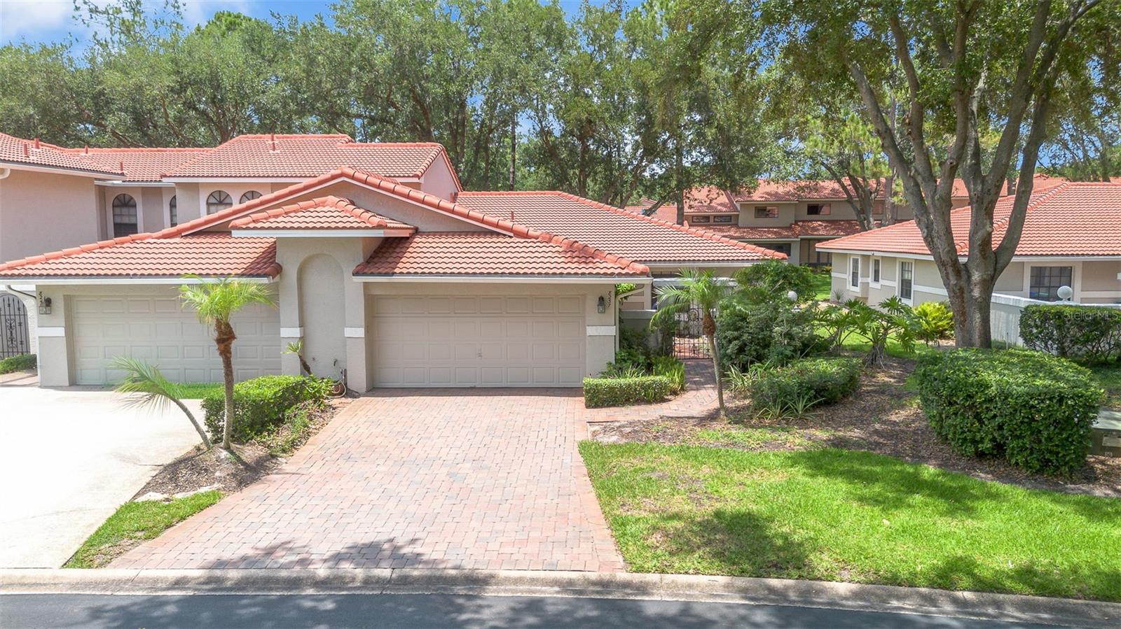 8237 BREEZE COVE LANE photo 3